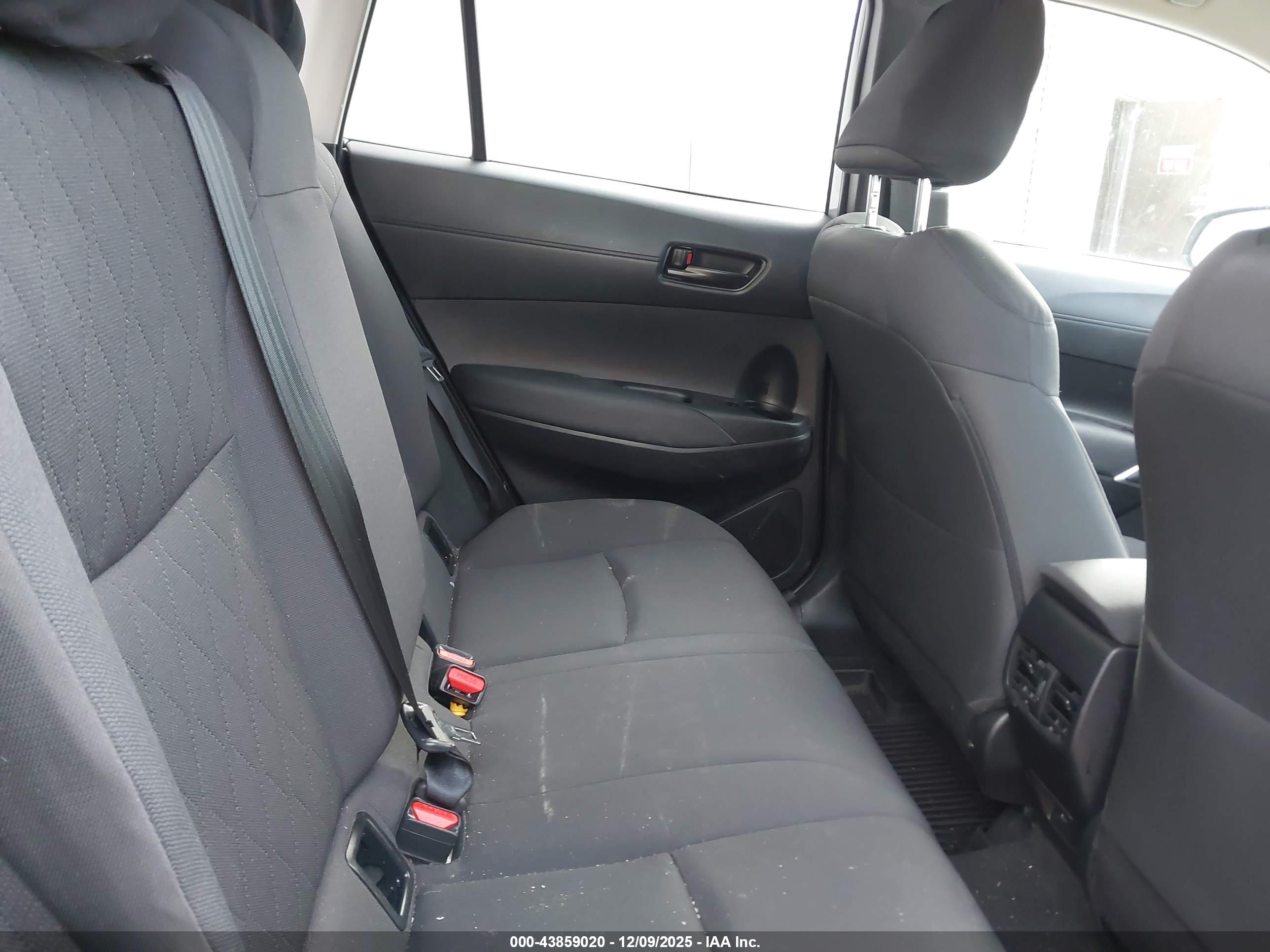 TOYOTA COROLLA image 8