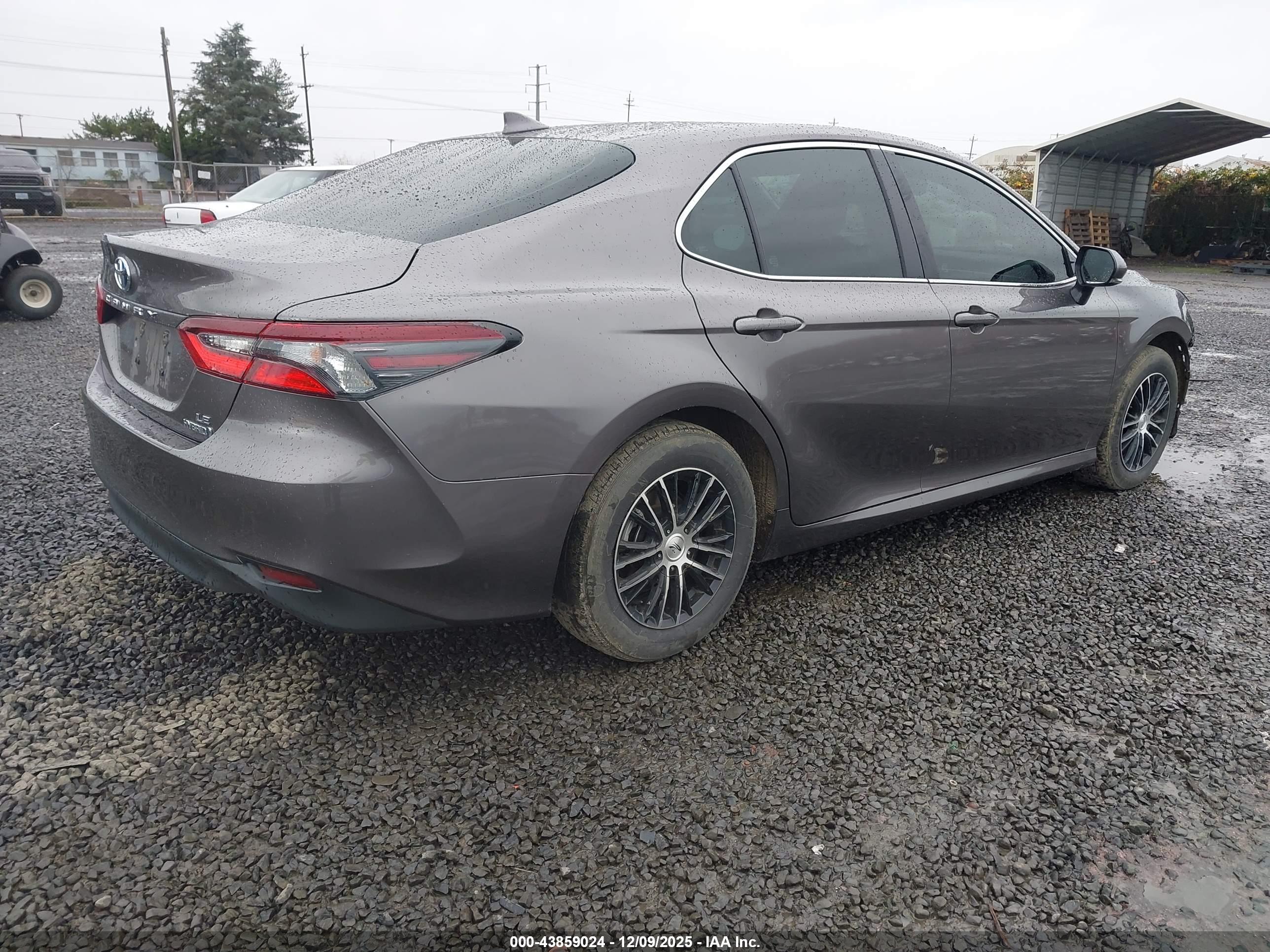 TOYOTA CAMRY image 4