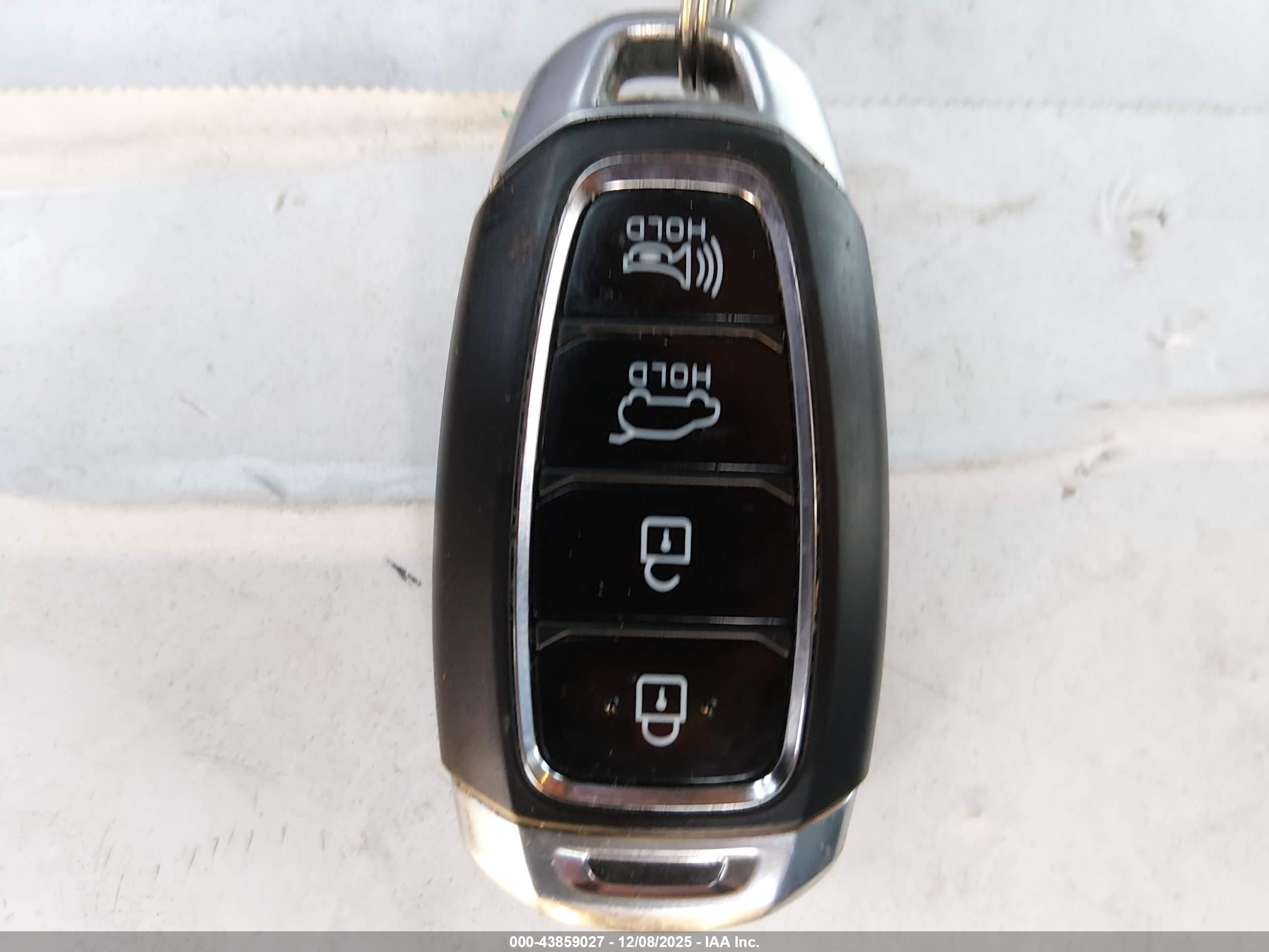 HYUNDAI KONA image 11