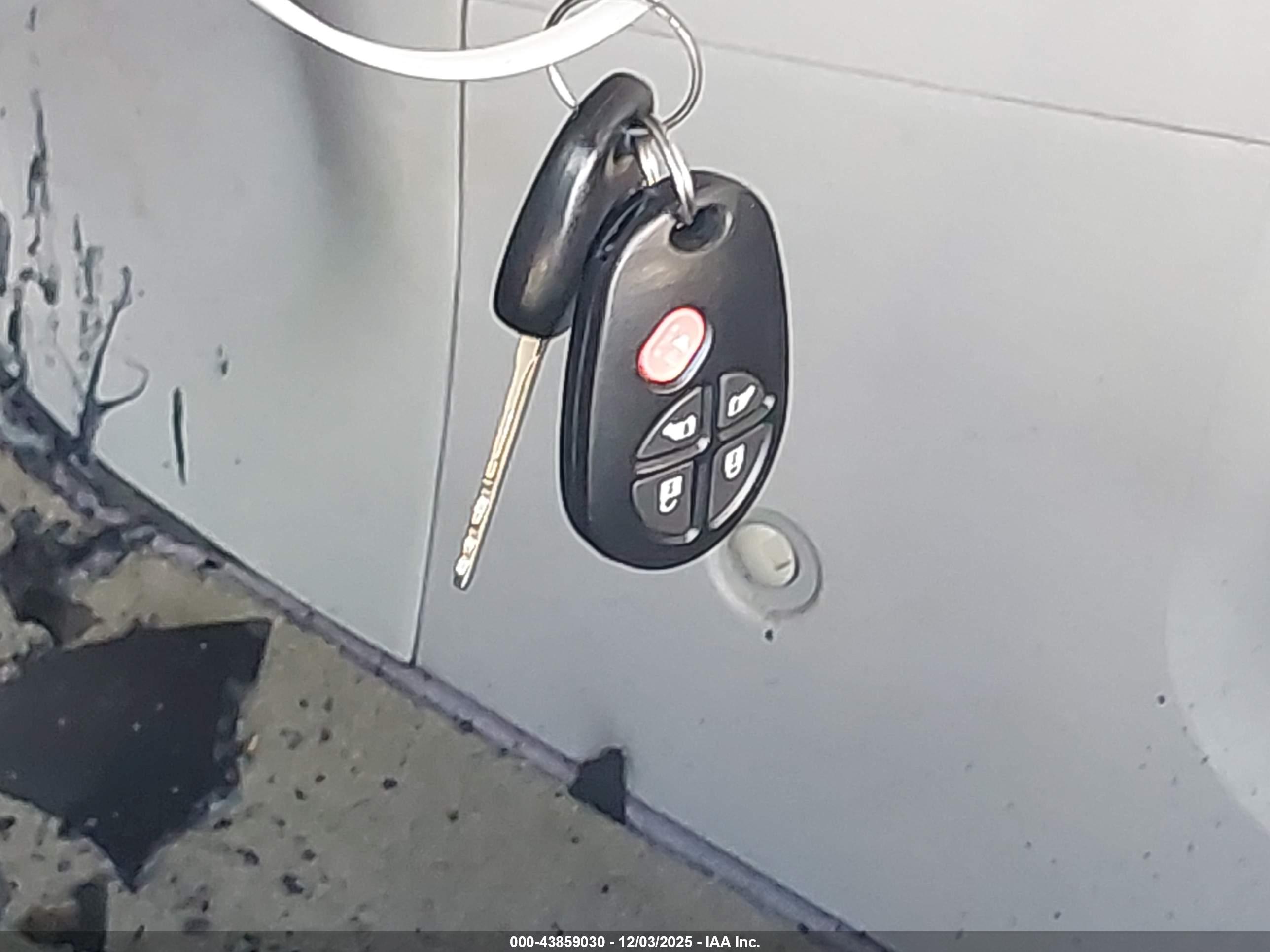 TOYOTA SIENNA image 11