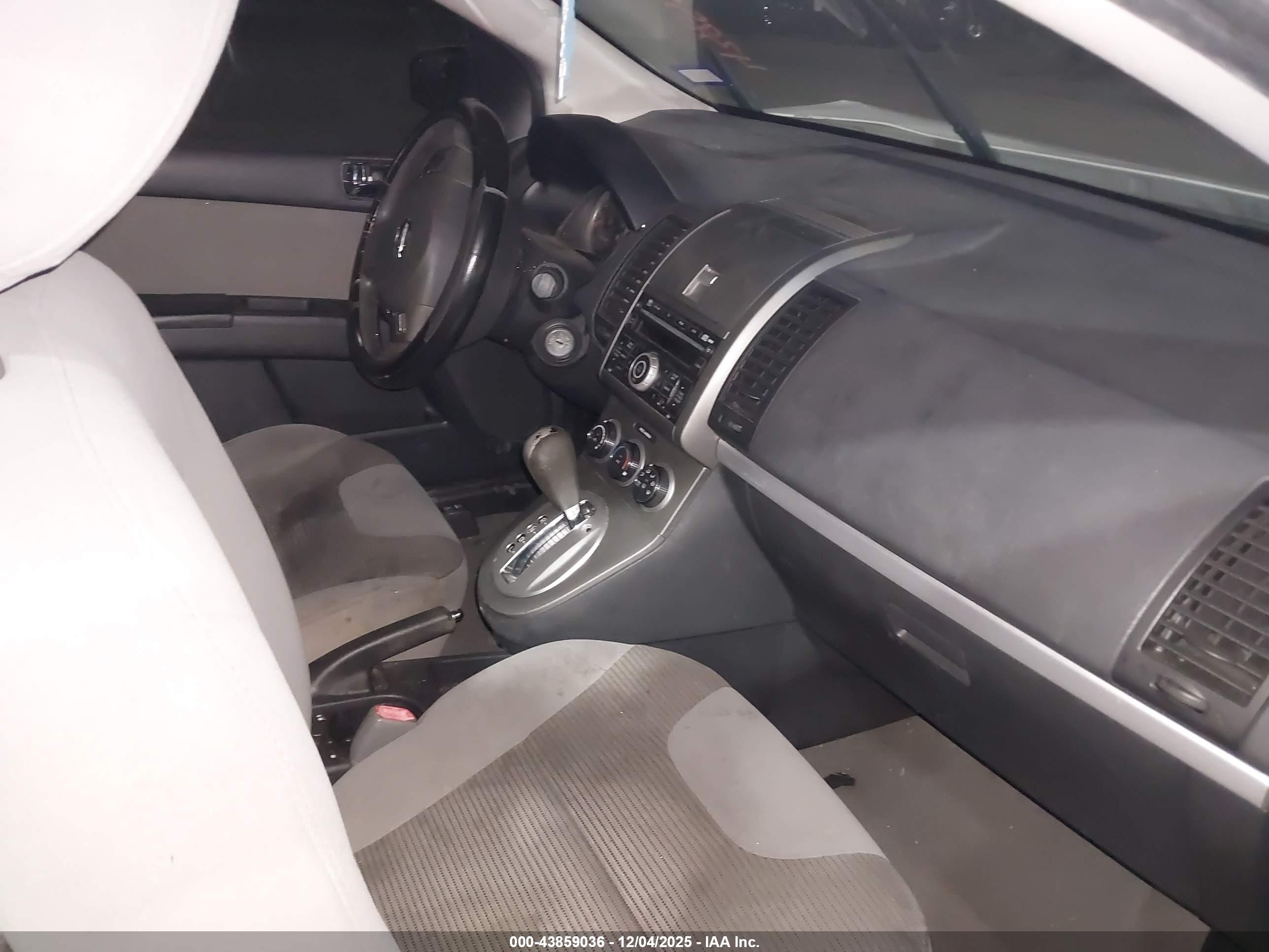 NISSAN SENTRA image 5
