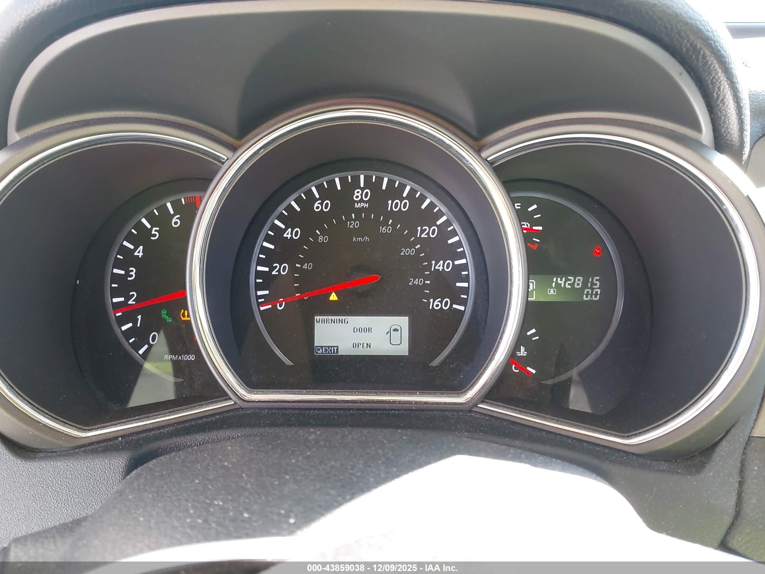 NISSAN MURANO image 7