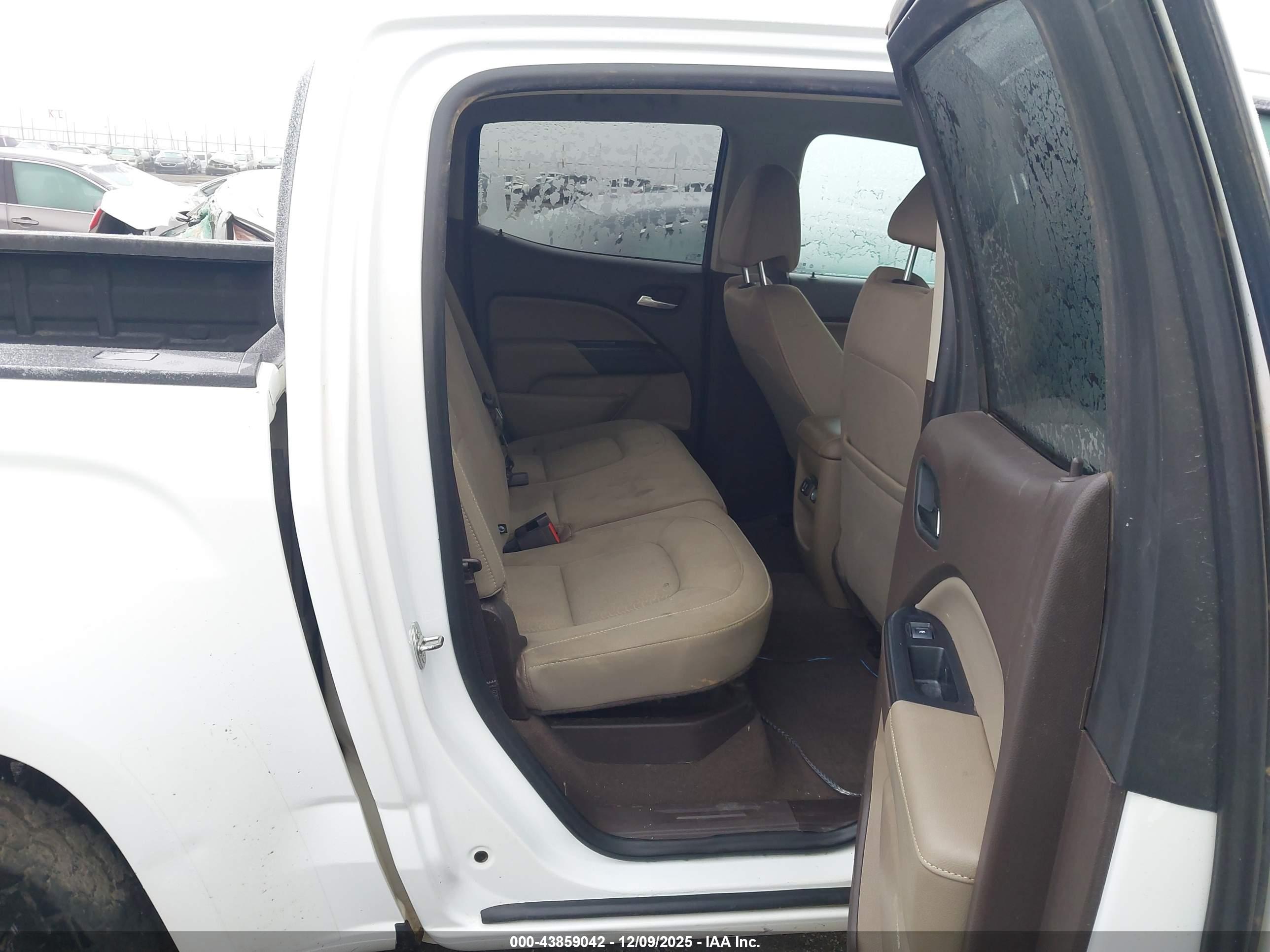 GMC CANYON image 8