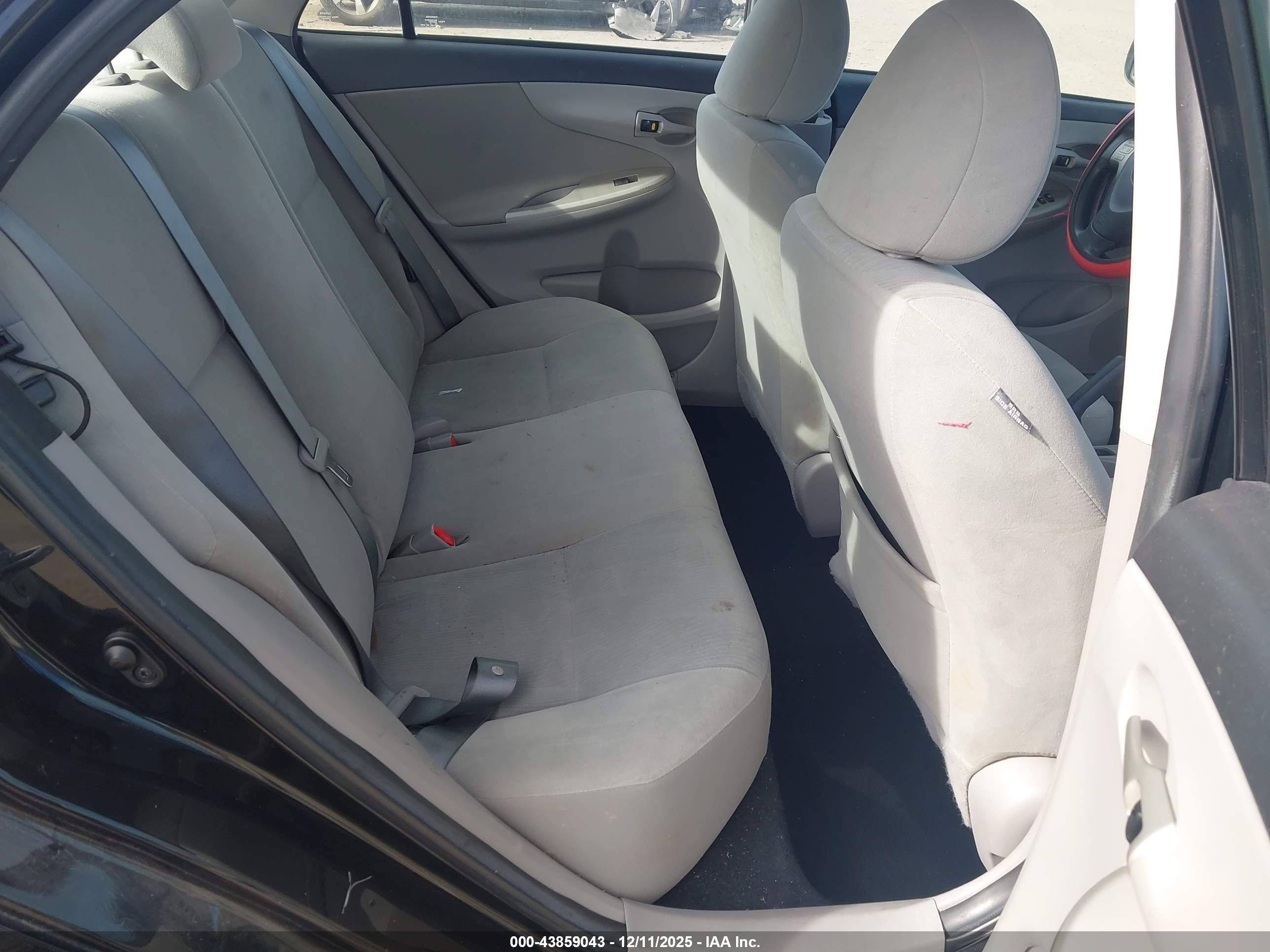 TOYOTA COROLLA image 8