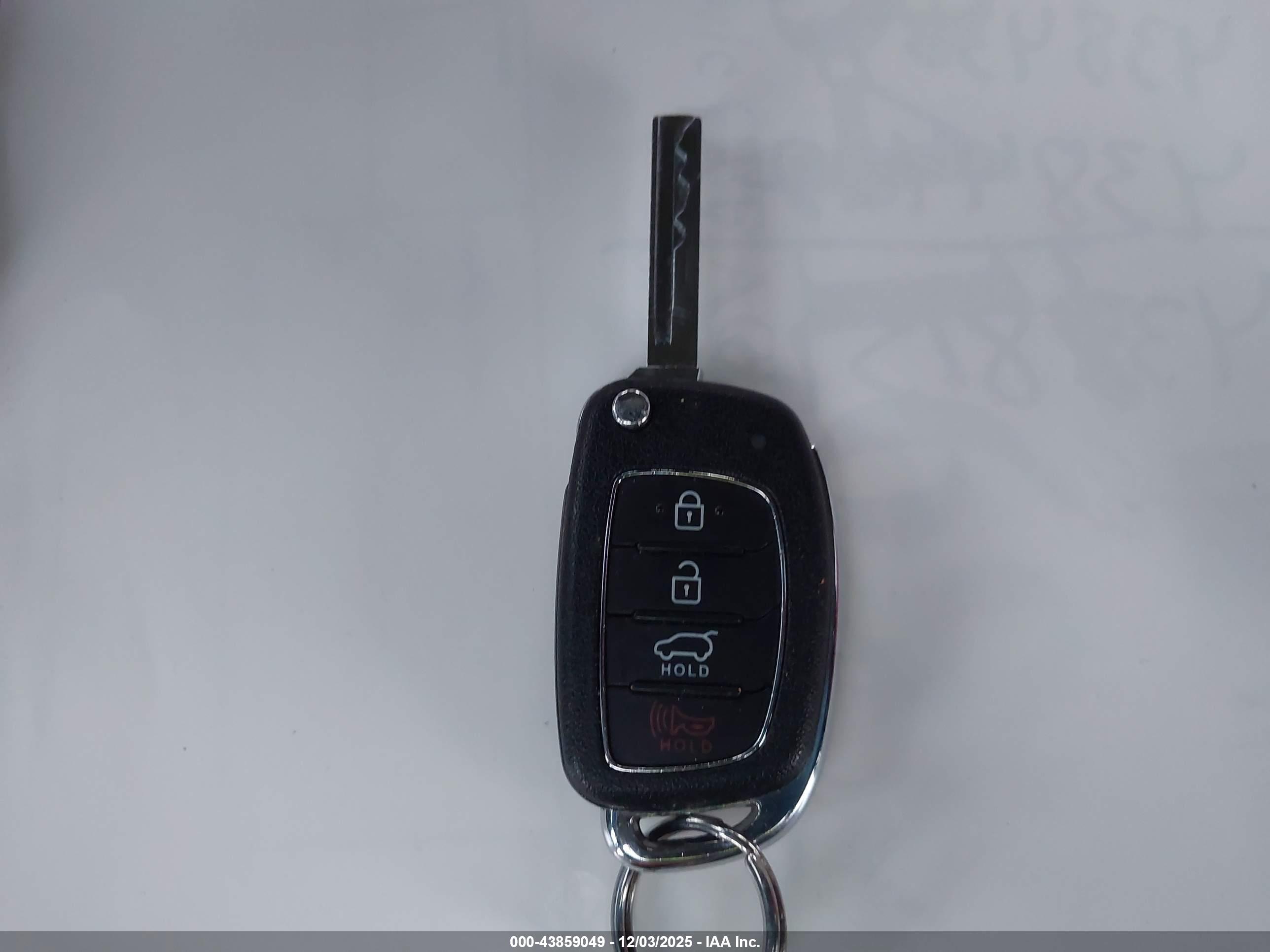 HYUNDAI SANTA image 11