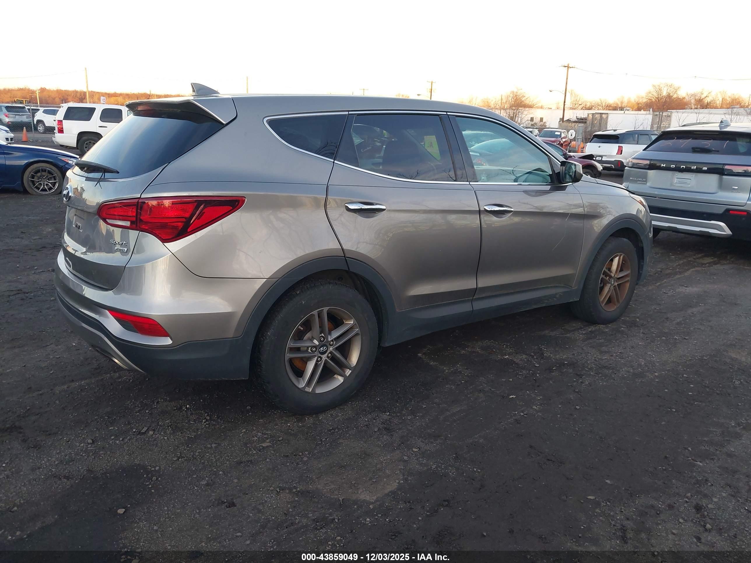 HYUNDAI SANTA image 4