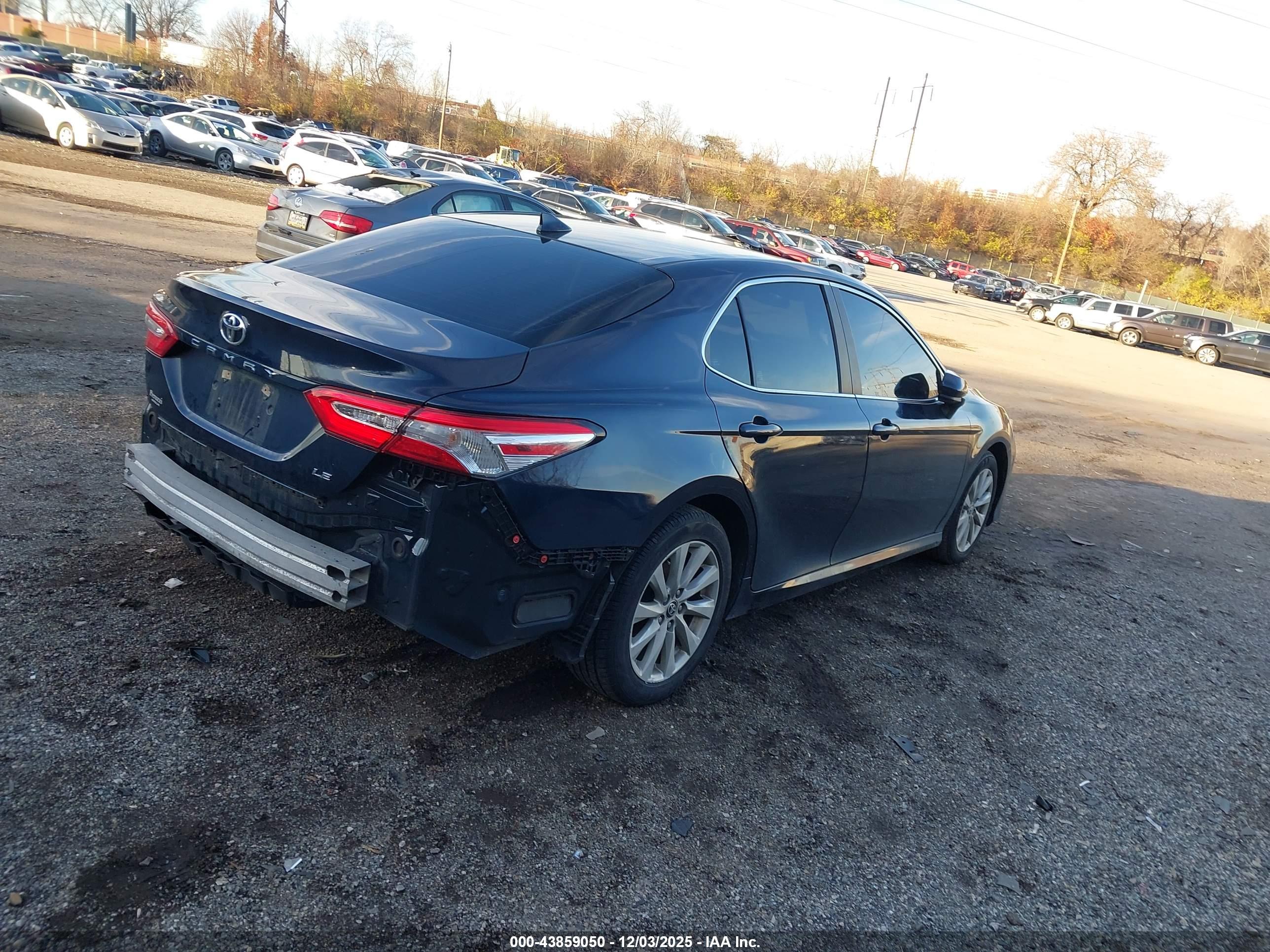 TOYOTA CAMRY image 4