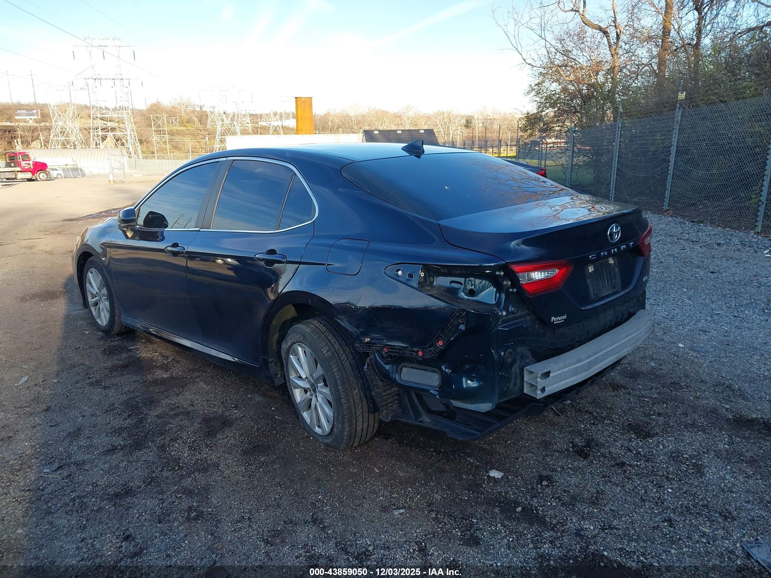 TOYOTA CAMRY image 6