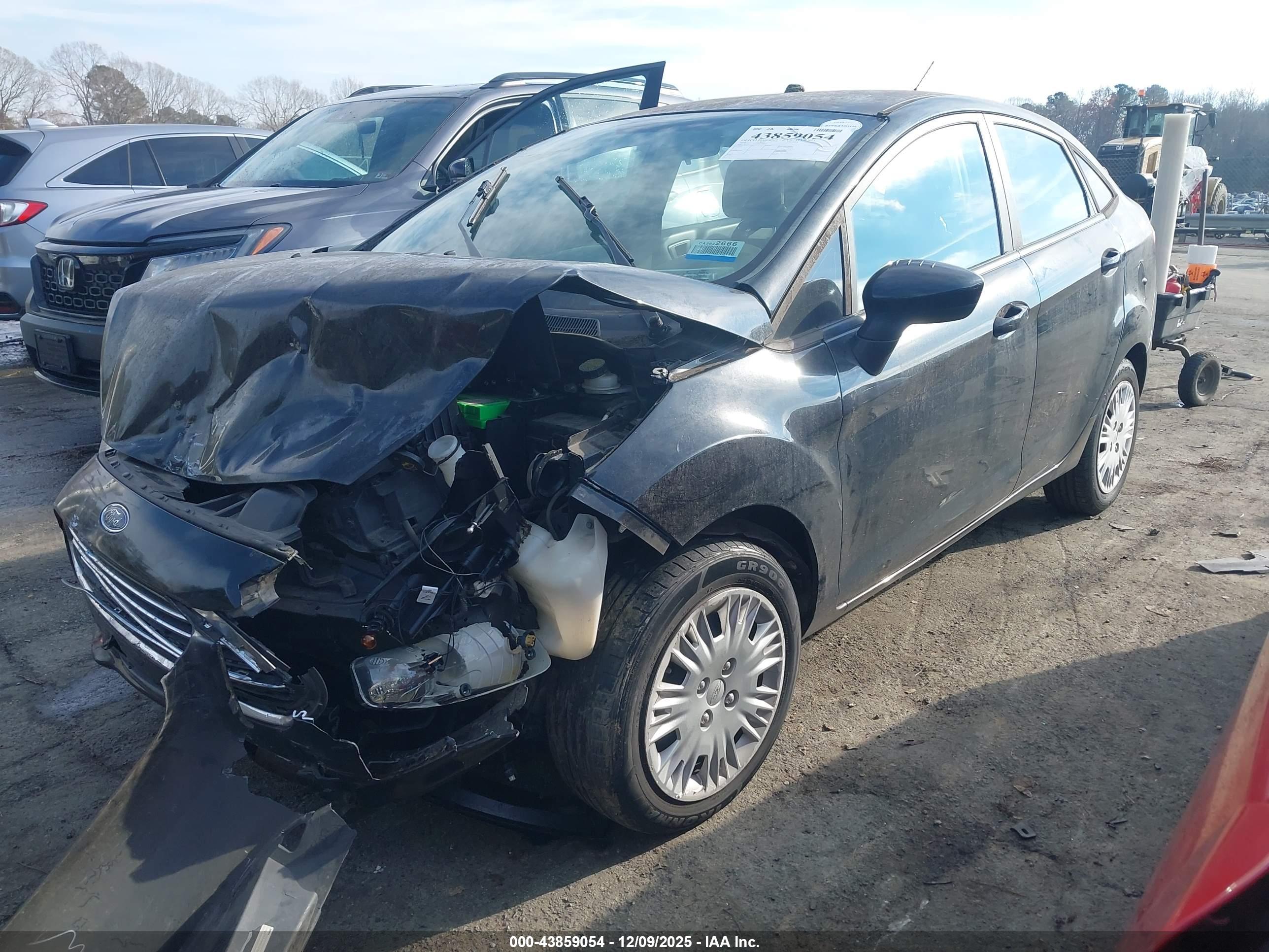 FORD FIESTA image 2