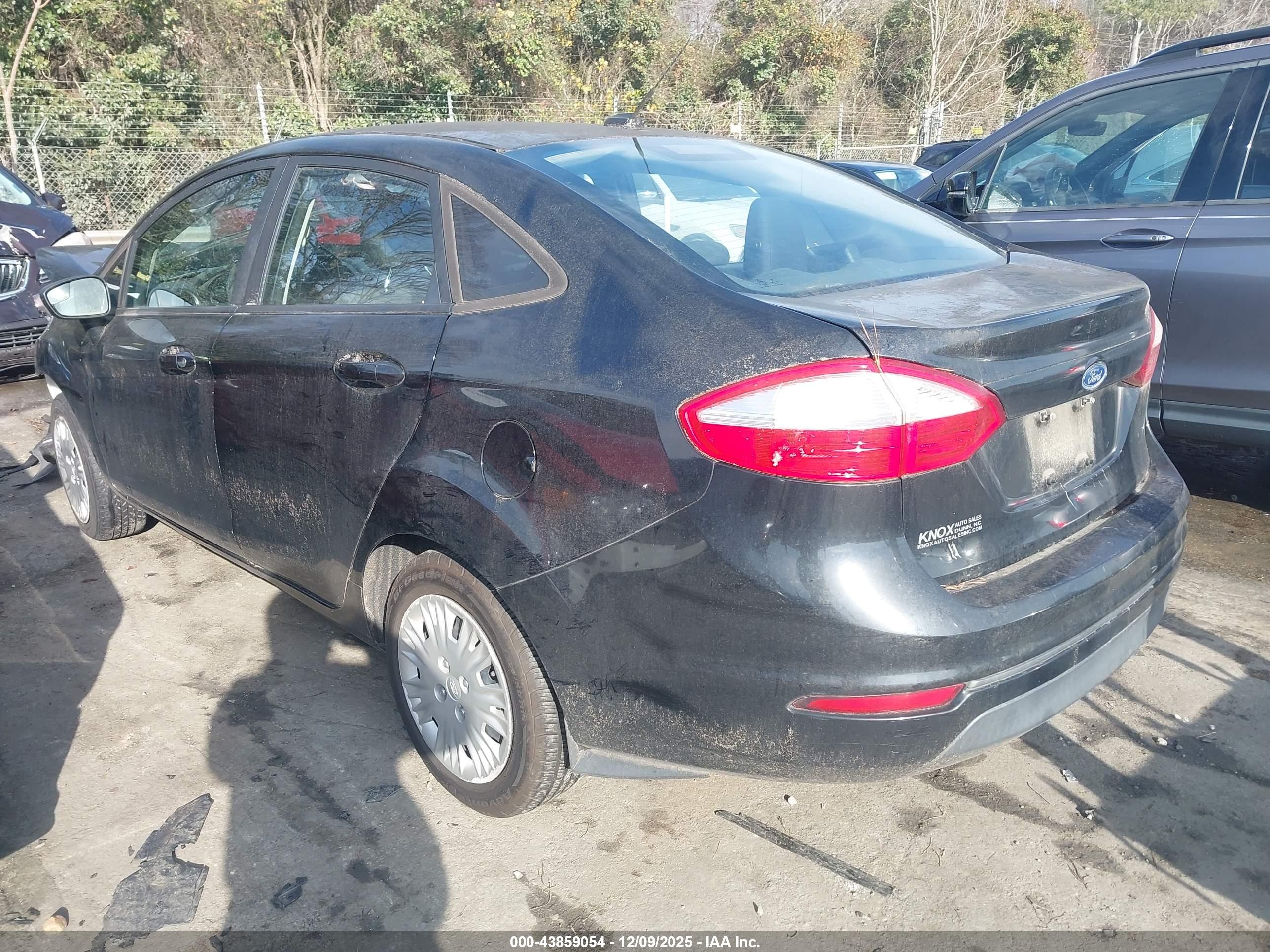 FORD FIESTA image 3