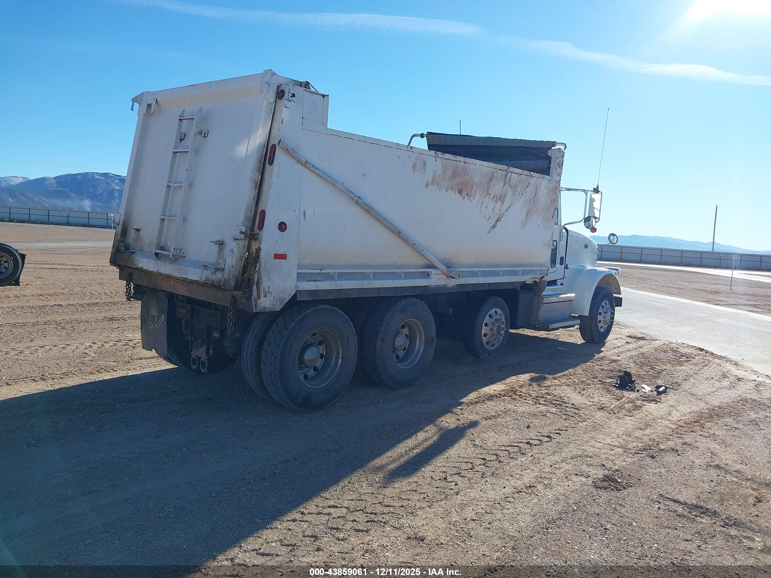 PETERBILT 367 image 4