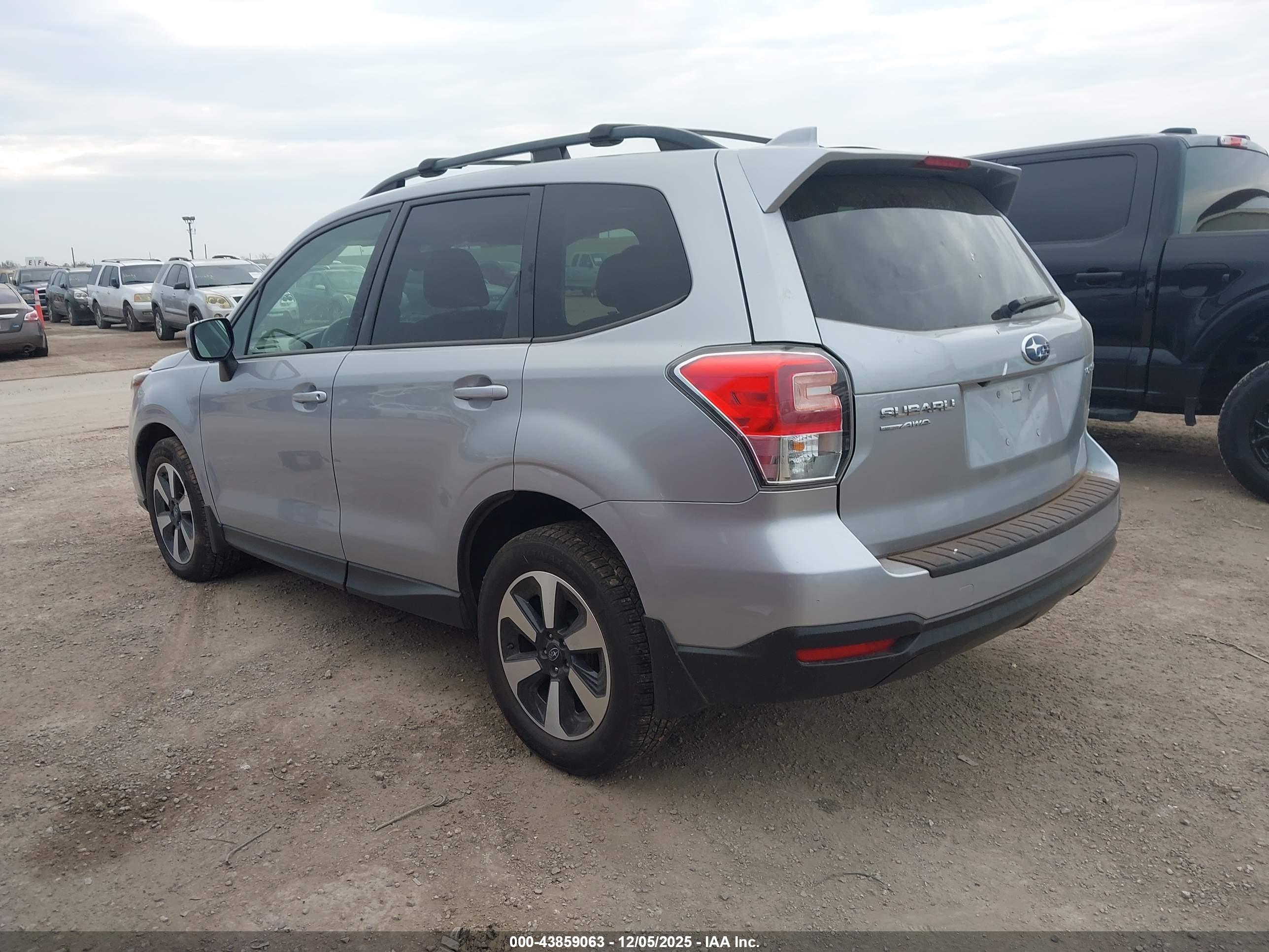 SUBARU FORESTER image 3