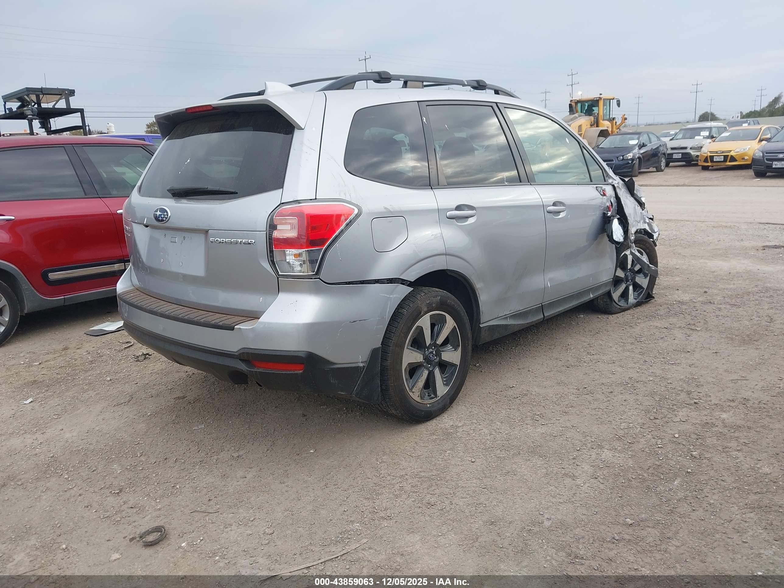 SUBARU FORESTER image 4