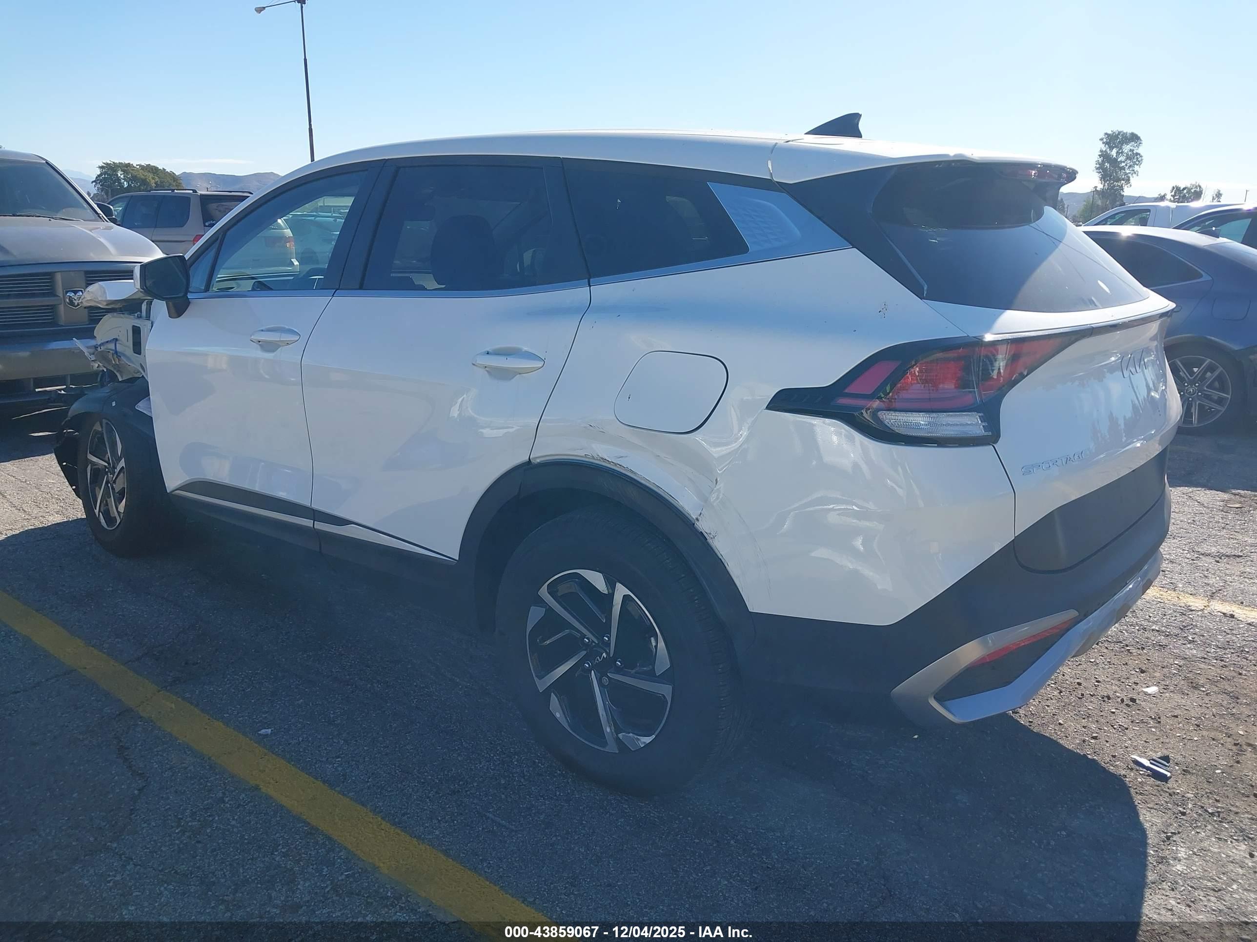 KIA SPORTAGE image 3