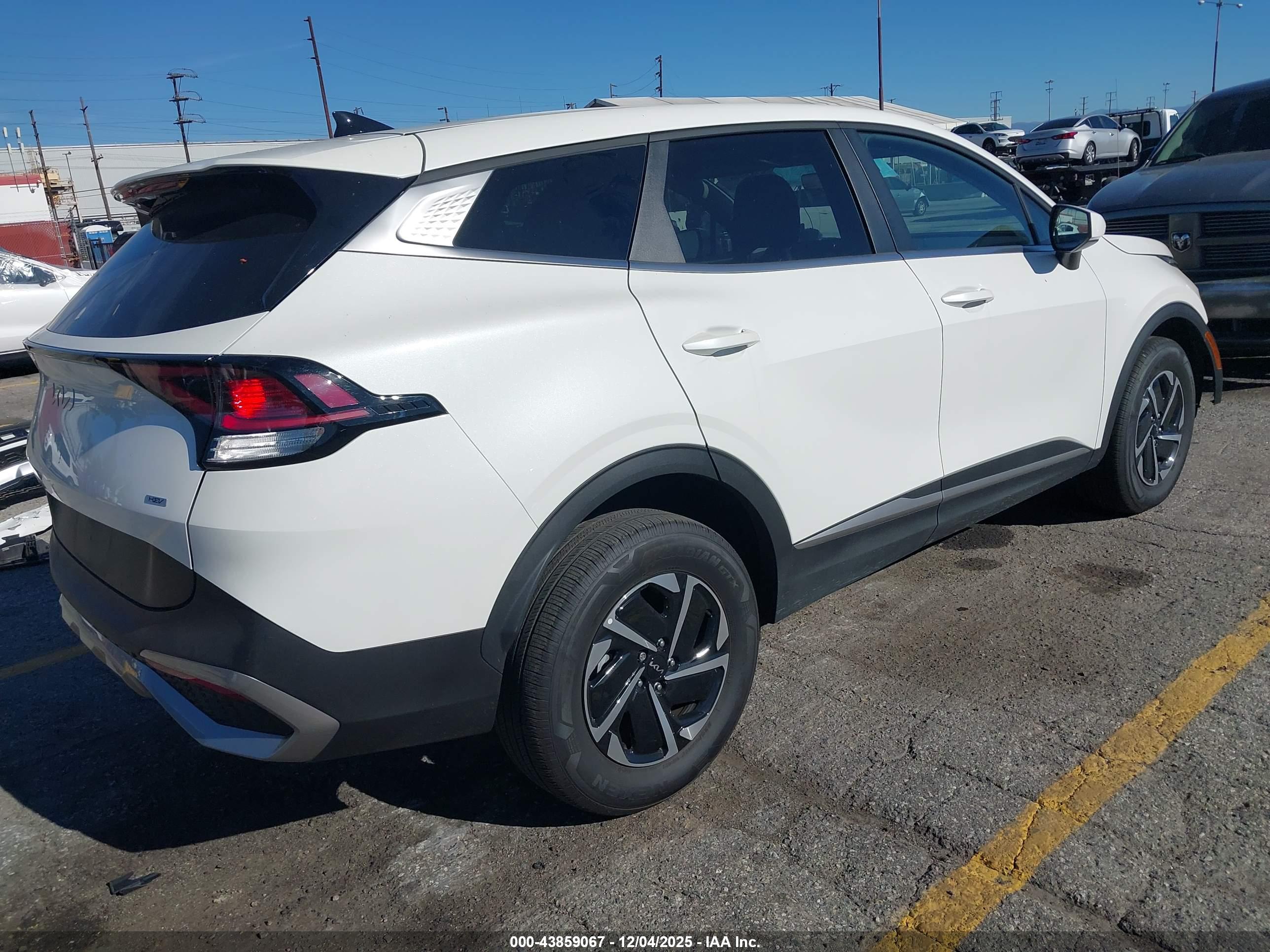 KIA SPORTAGE image 4