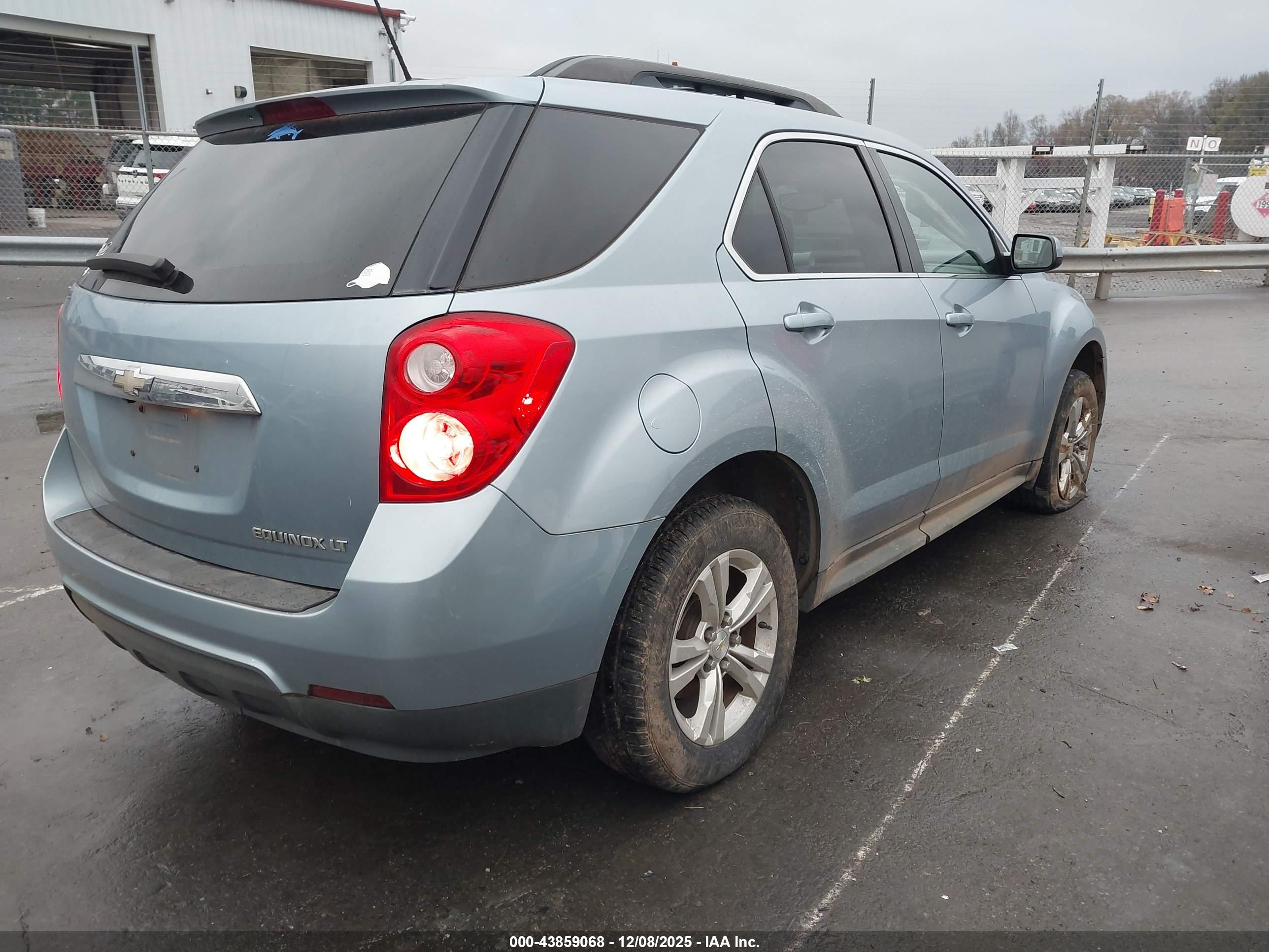 CHEVROLET EQUINOX image 4