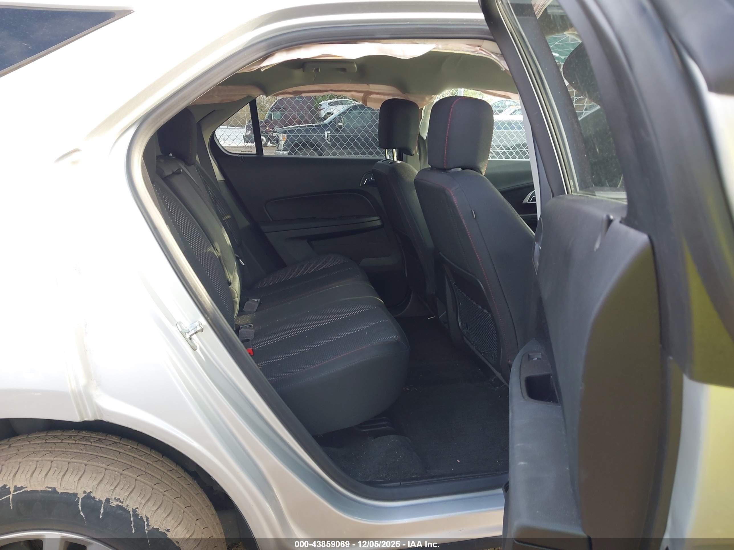CHEVROLET EQUINOX image 8