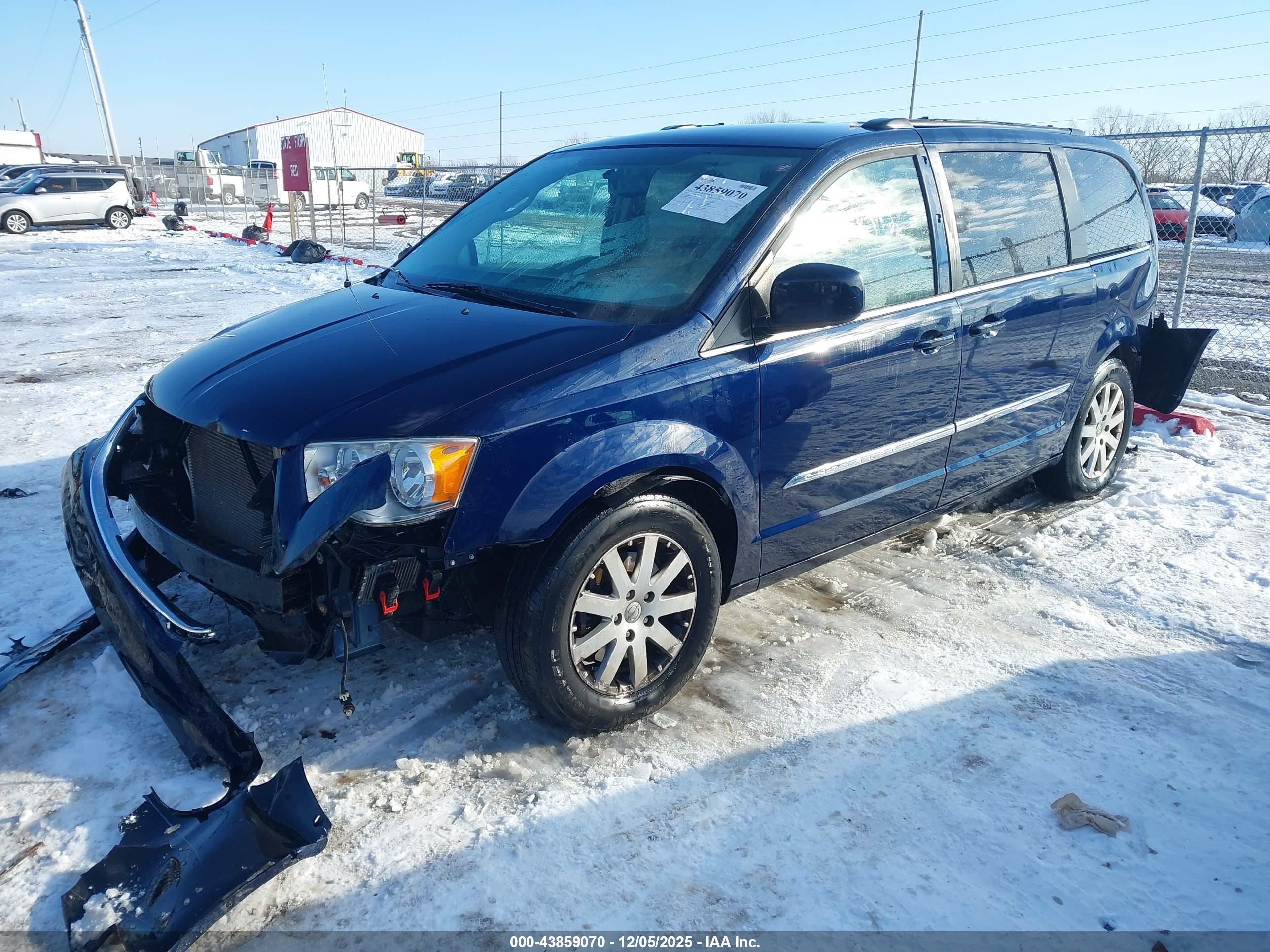 CHRYSLER TOWN image 2