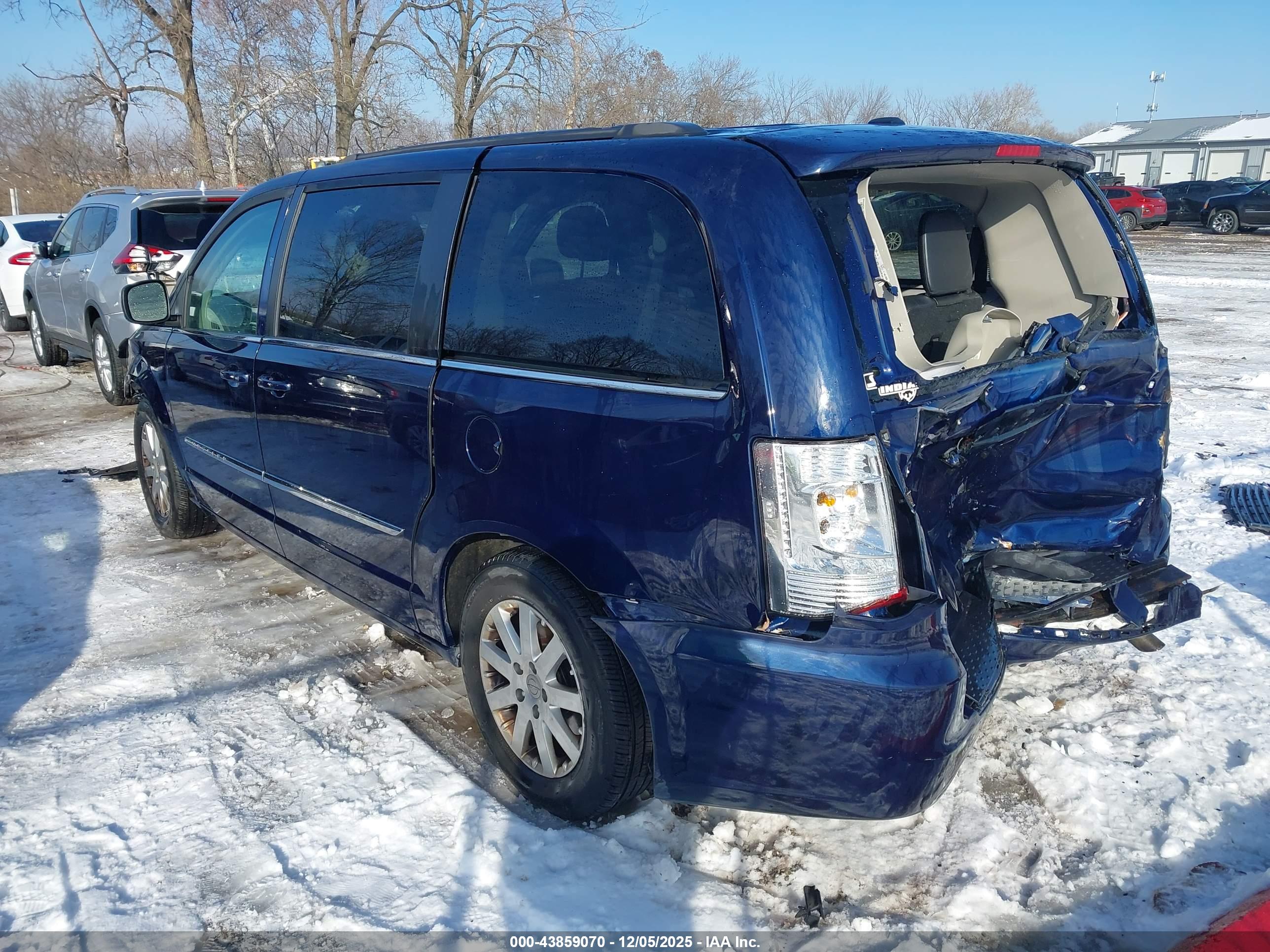 CHRYSLER TOWN image 3