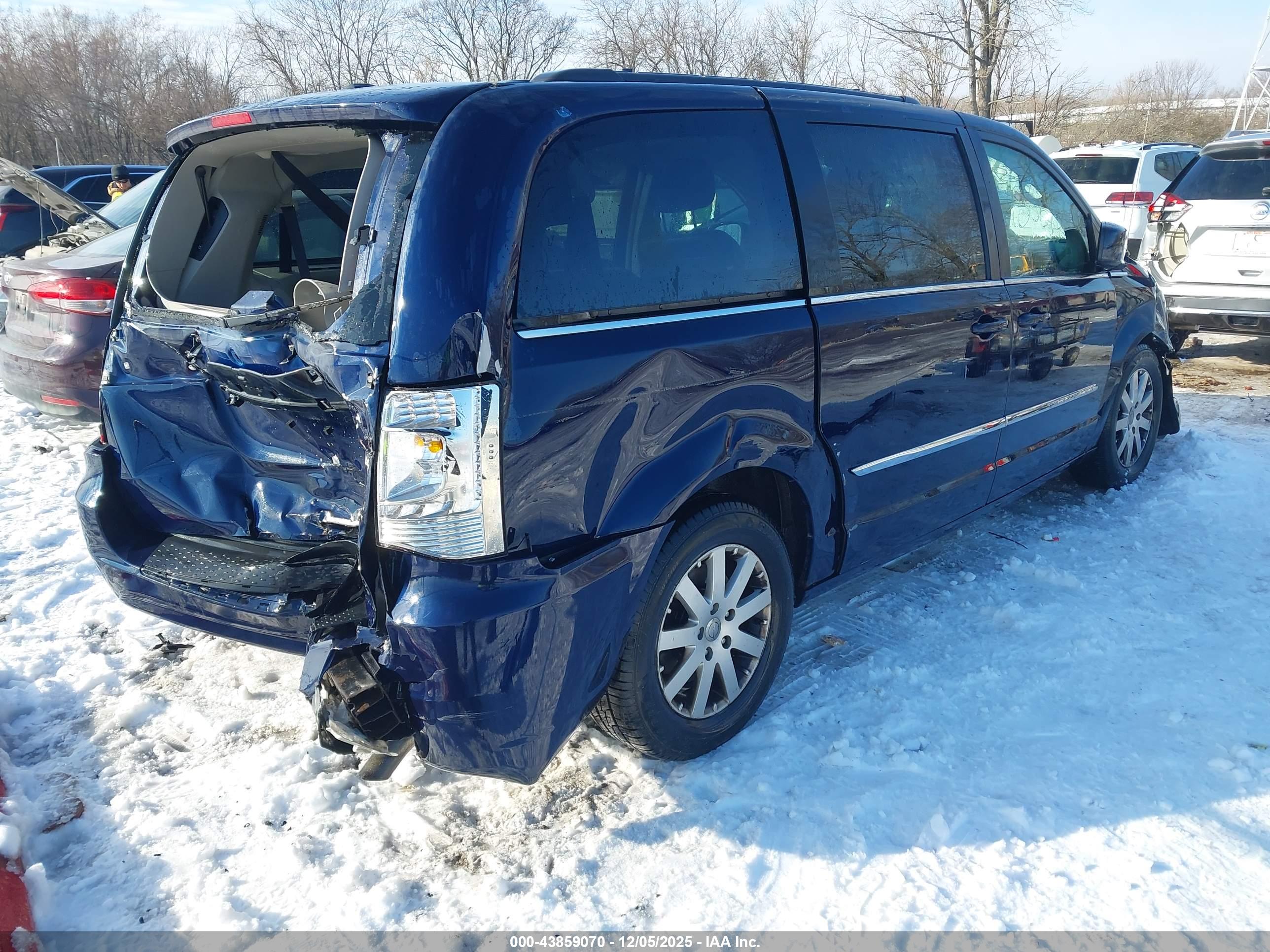 CHRYSLER TOWN image 4