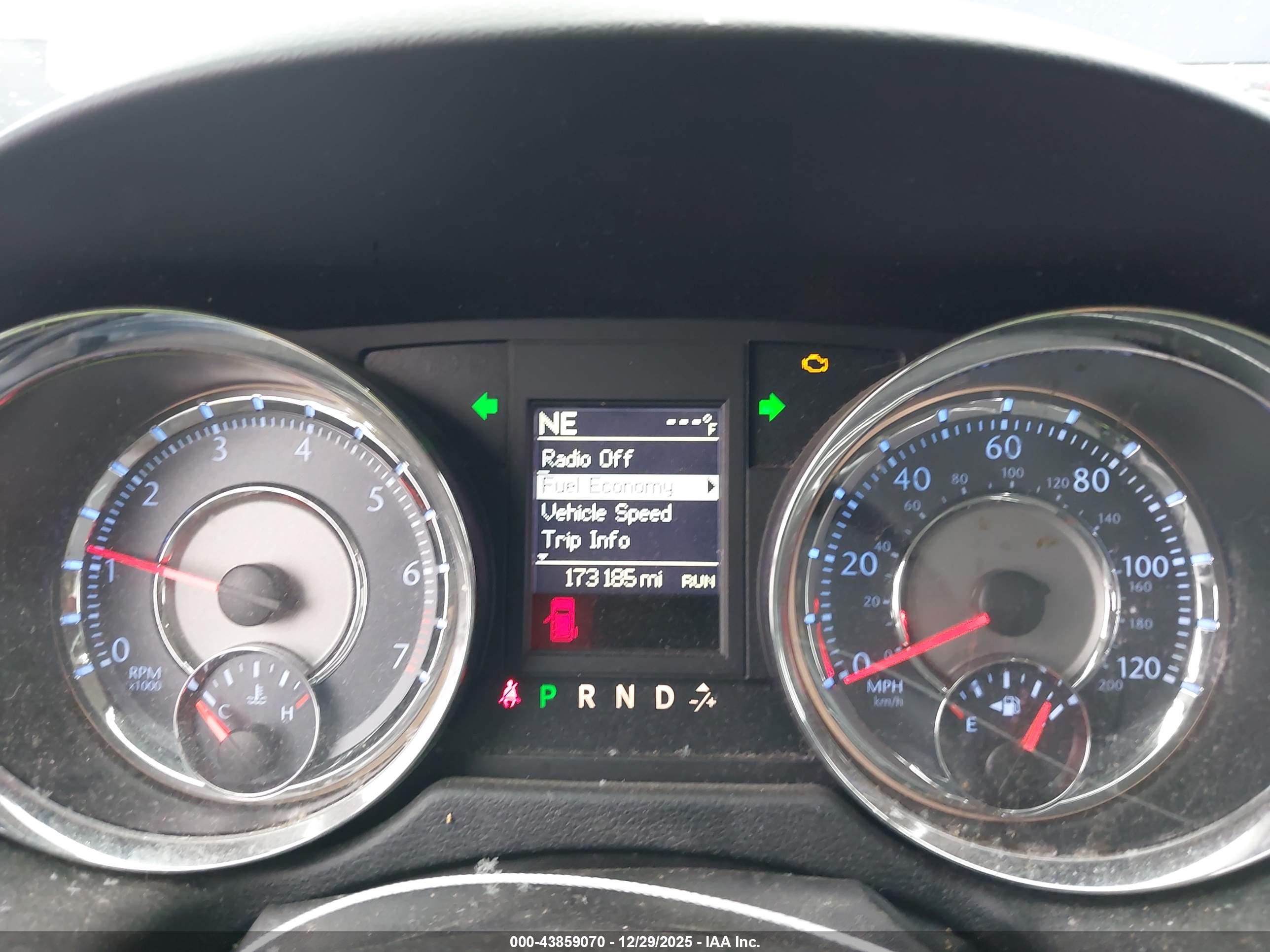 CHRYSLER TOWN image 7