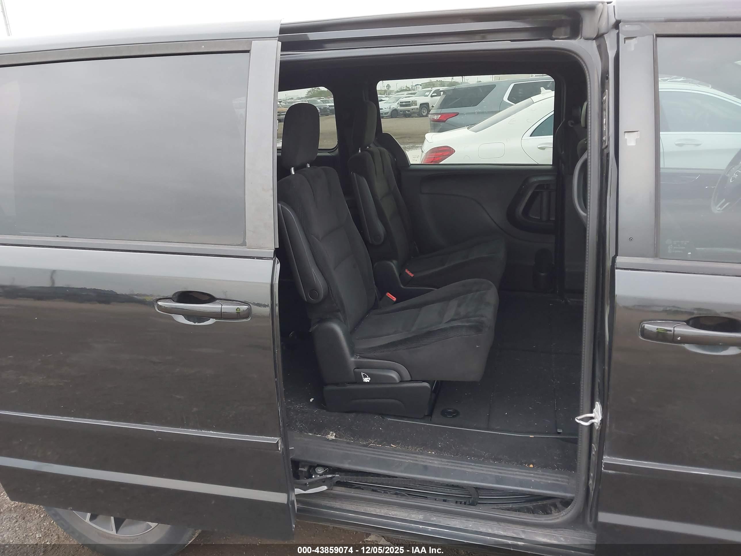 DODGE GRAND image 8