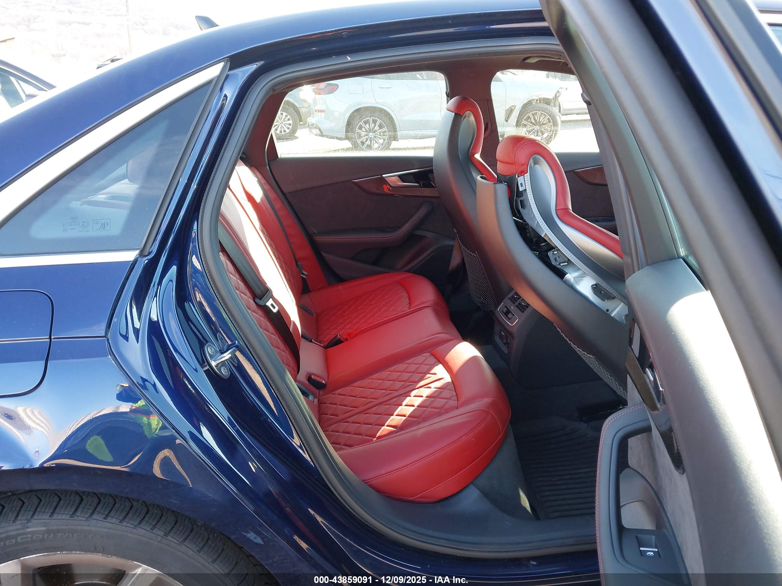 AUDI S4 image 8