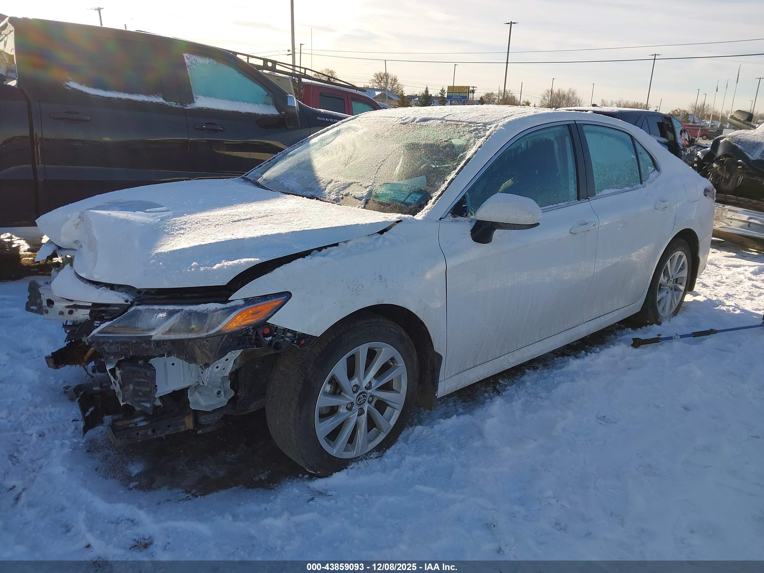 TOYOTA CAMRY image 2
