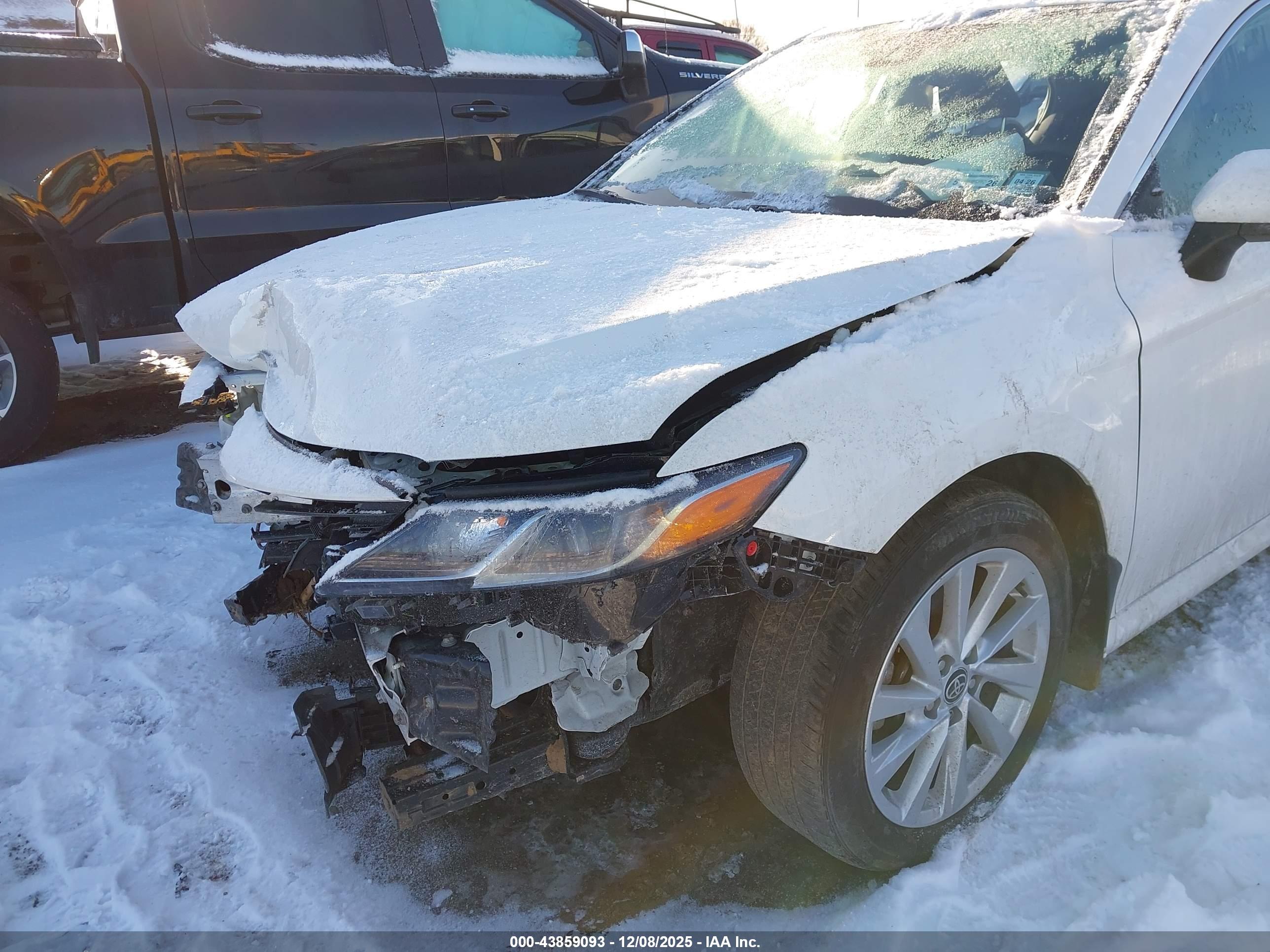 TOYOTA CAMRY image 6