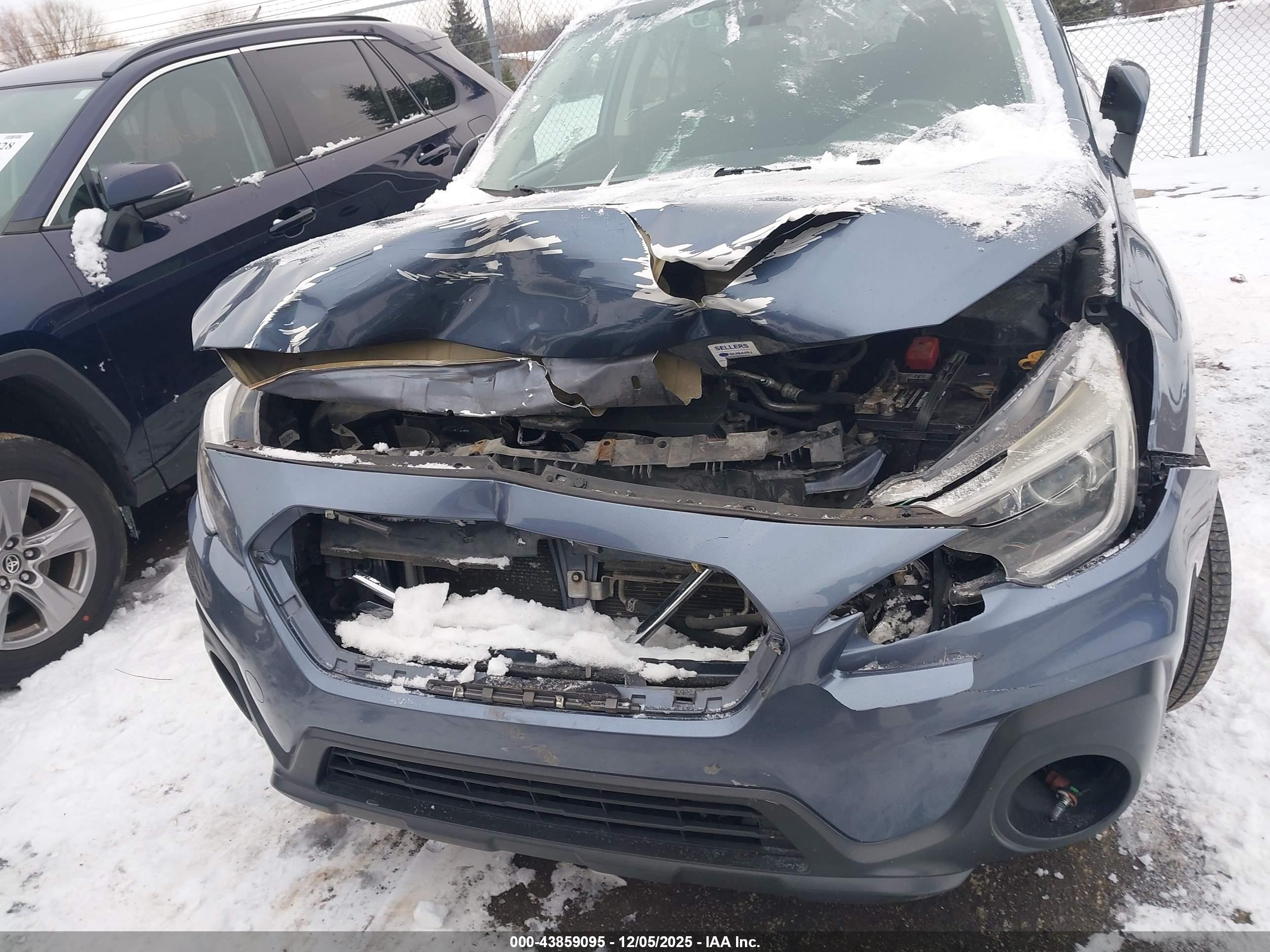 SUBARU OUTBACK image 6