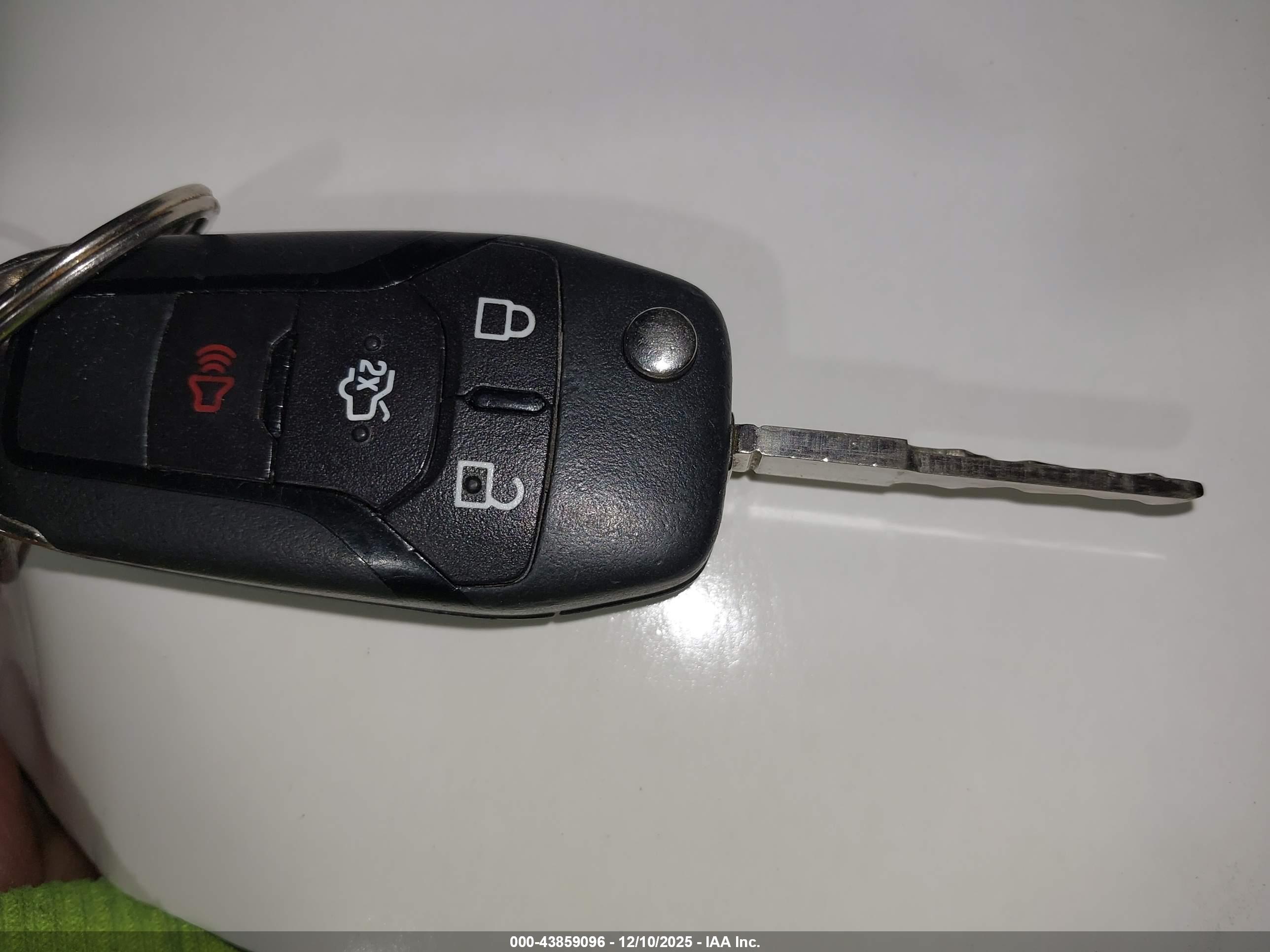 FORD FUSION image 11