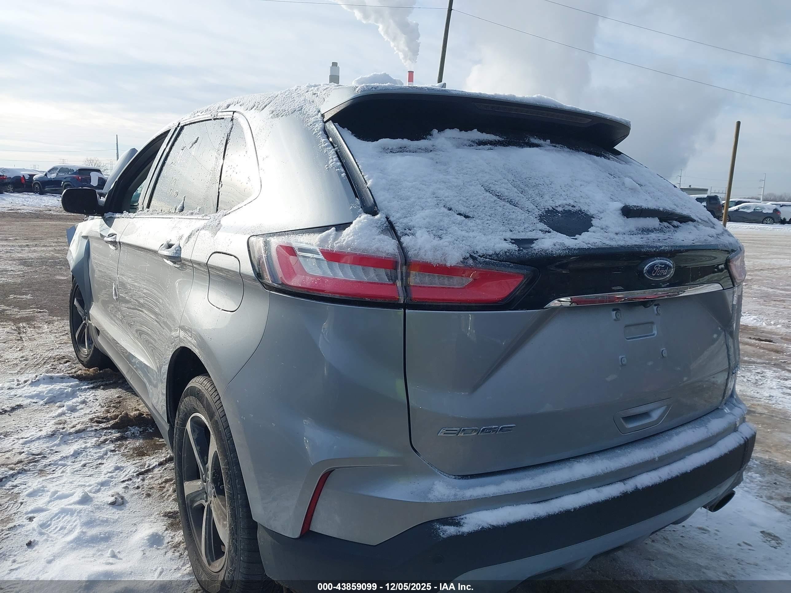 FORD EDGE image 3
