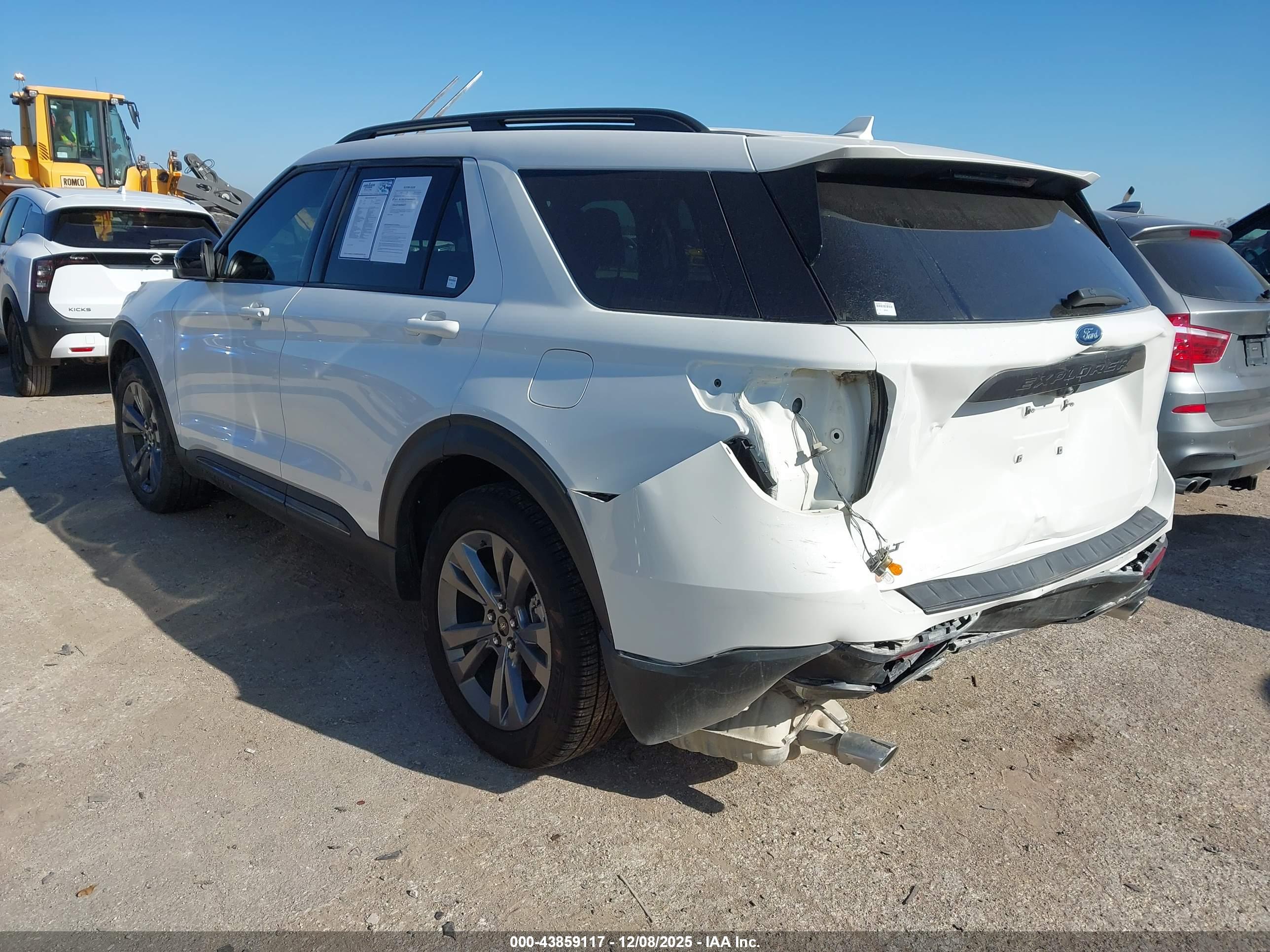 FORD EXPLORER image 3
