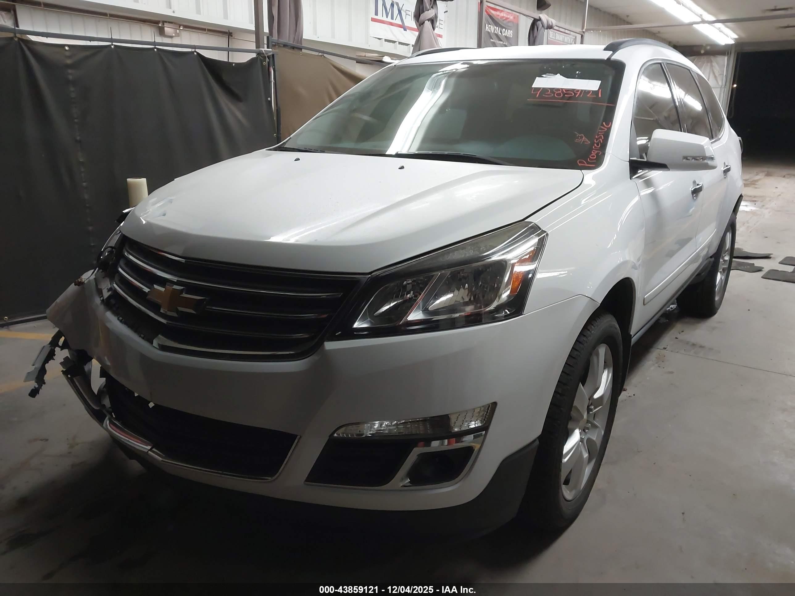 CHEVROLET TRAVERSE image 2