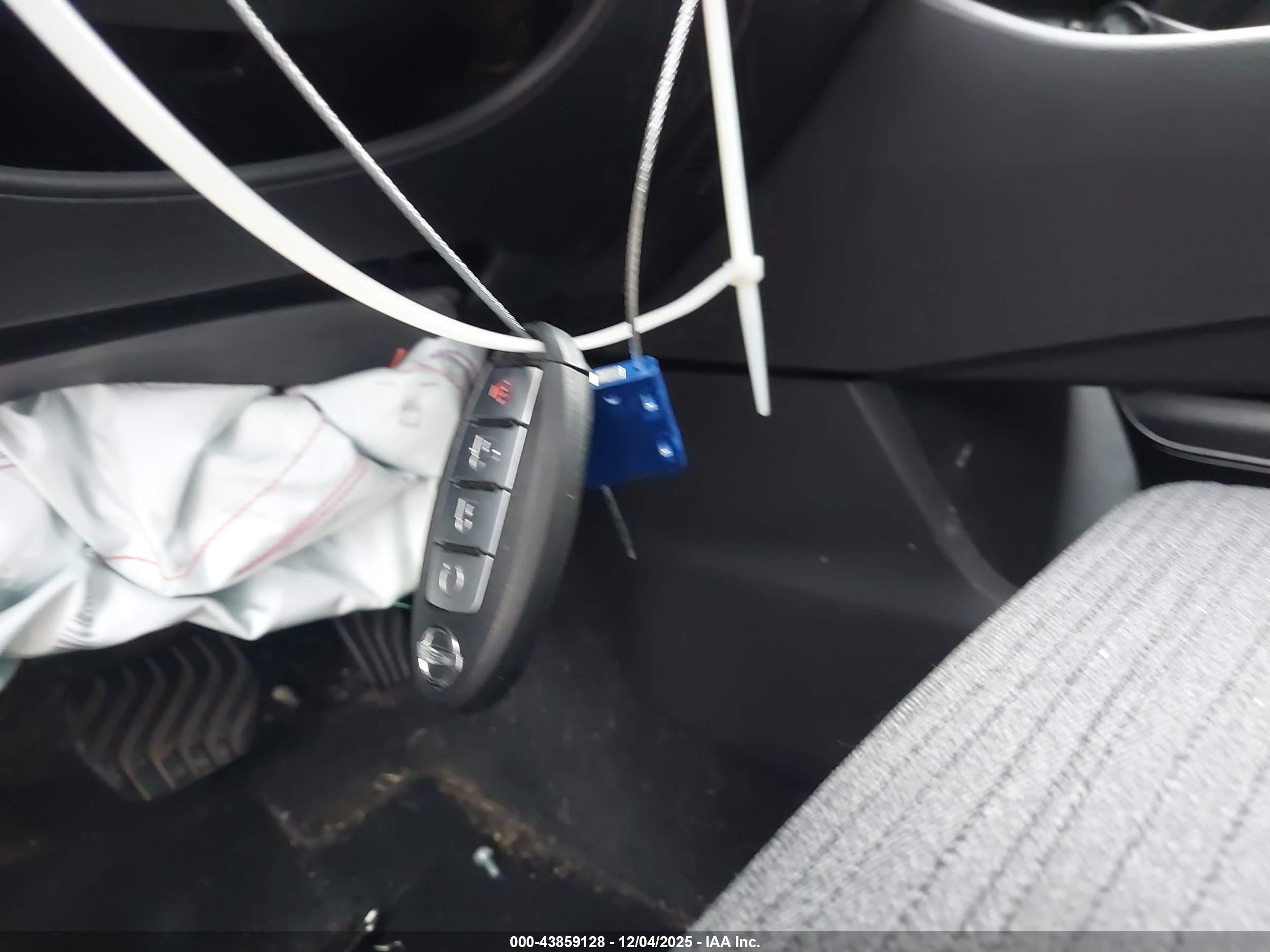 NISSAN ROGUE image 11