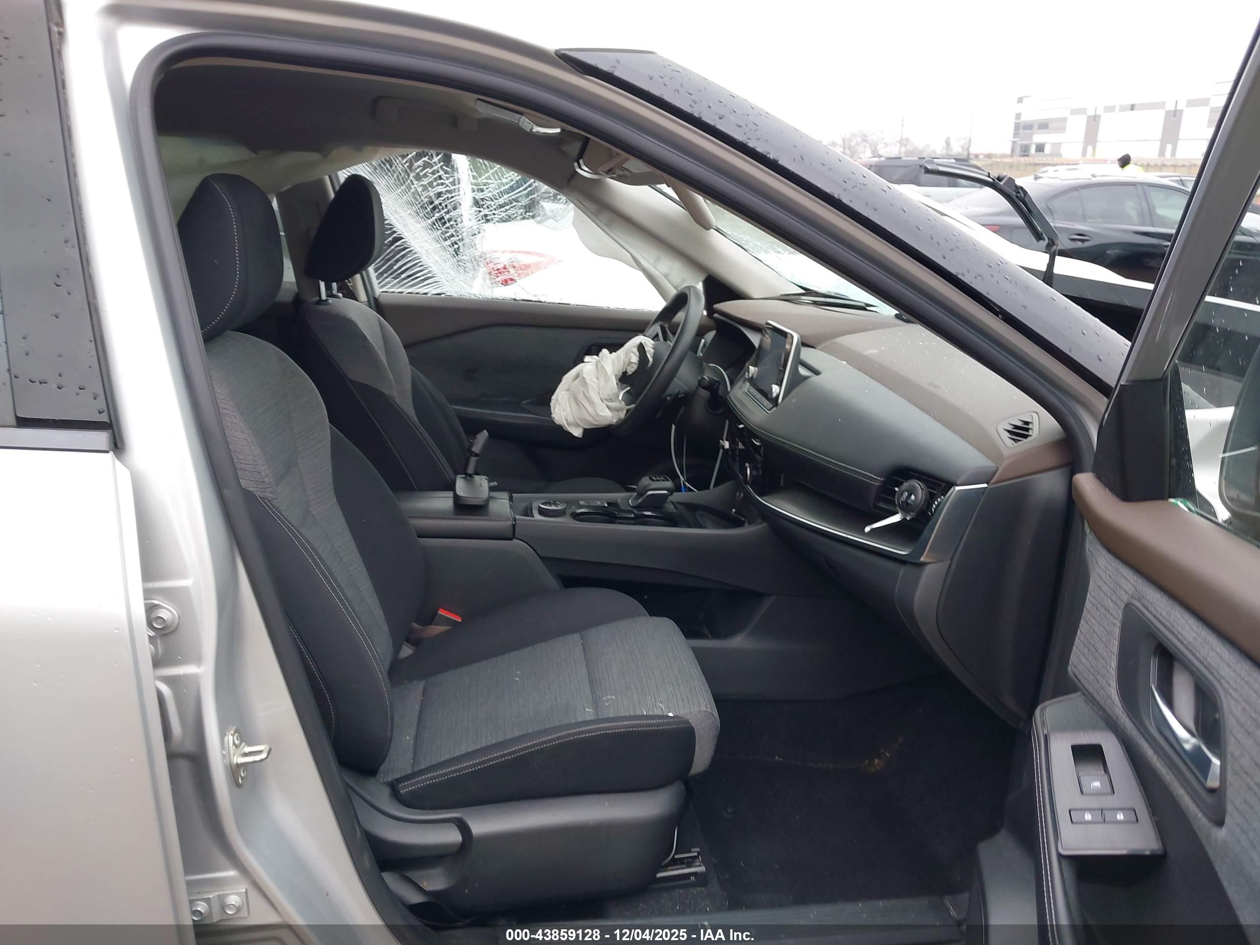 NISSAN ROGUE image 5