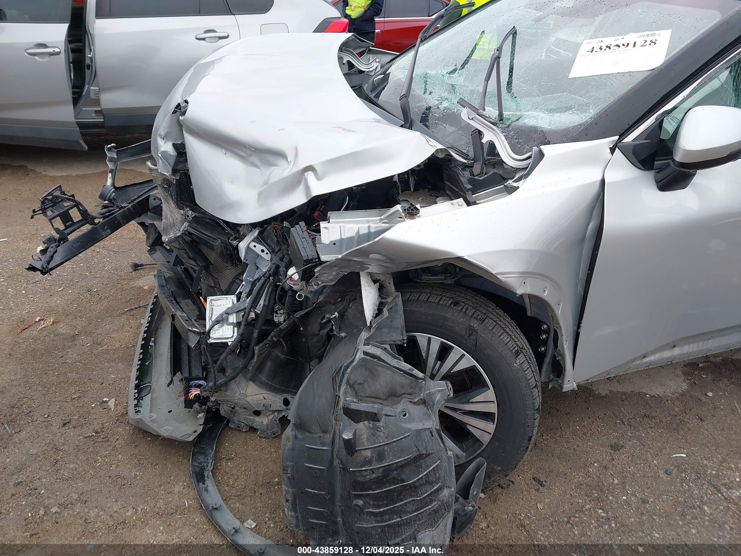 NISSAN ROGUE image 6