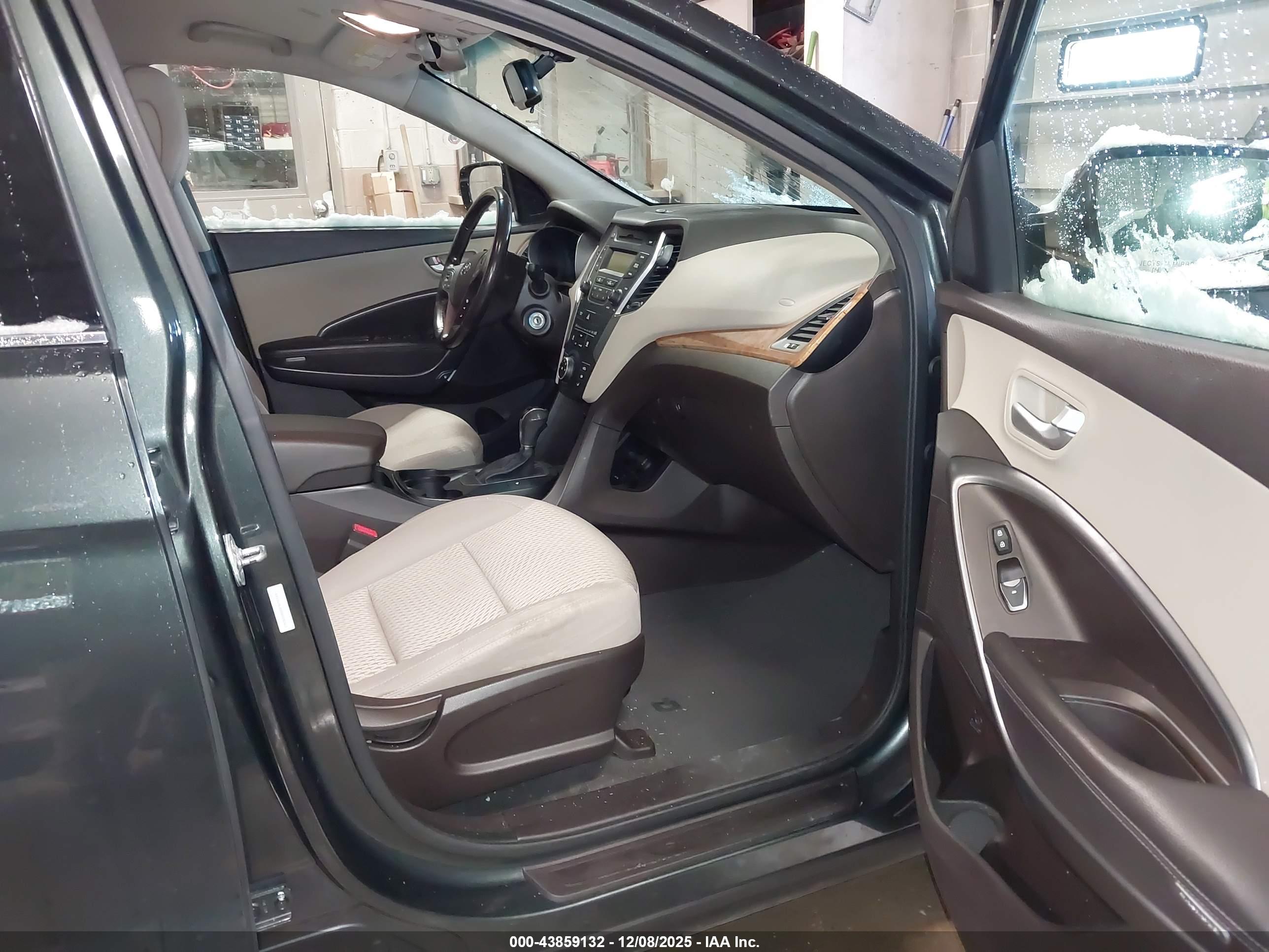 HYUNDAI SANTA image 5