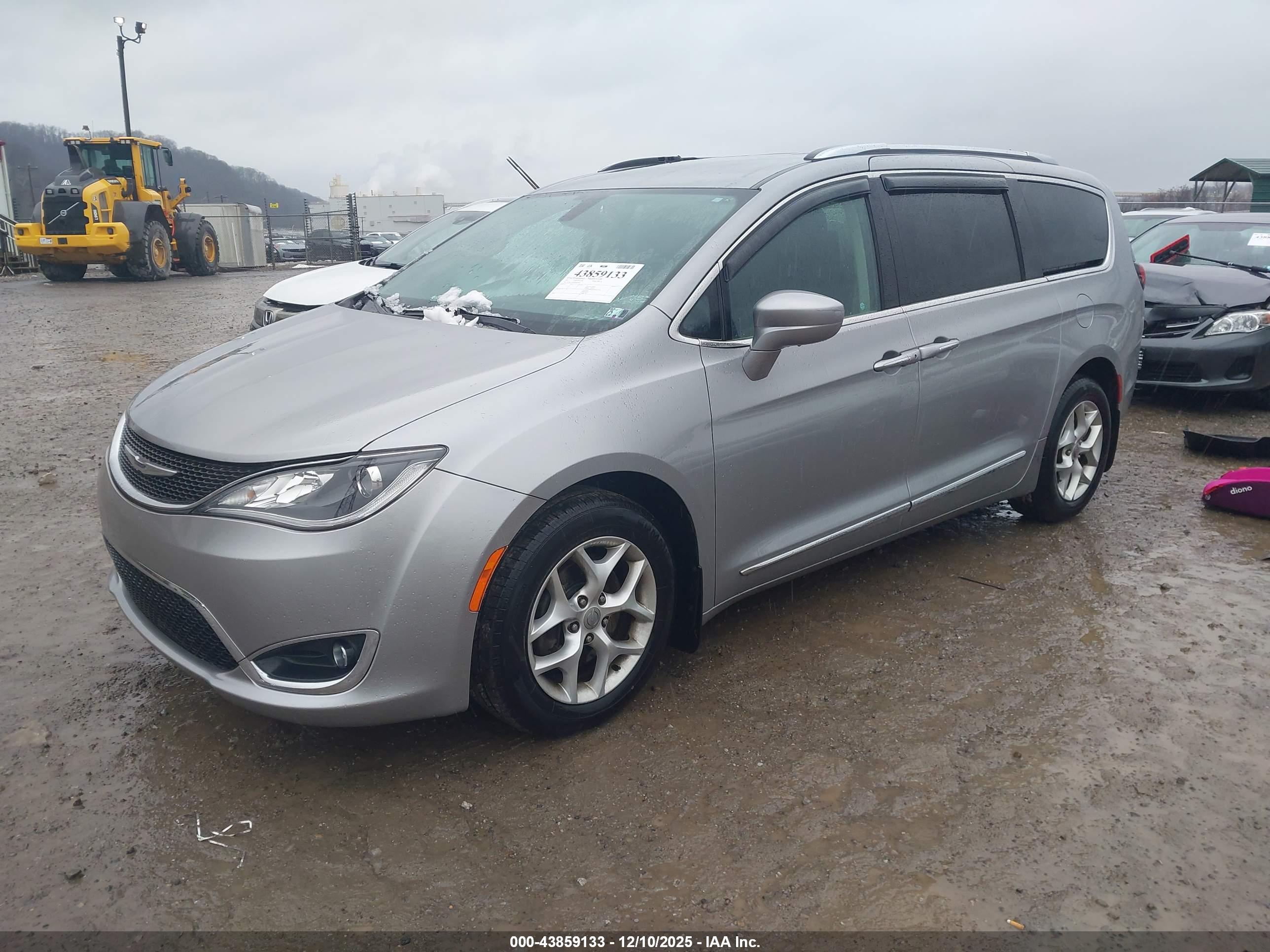 CHRYSLER PACIFICA image 2