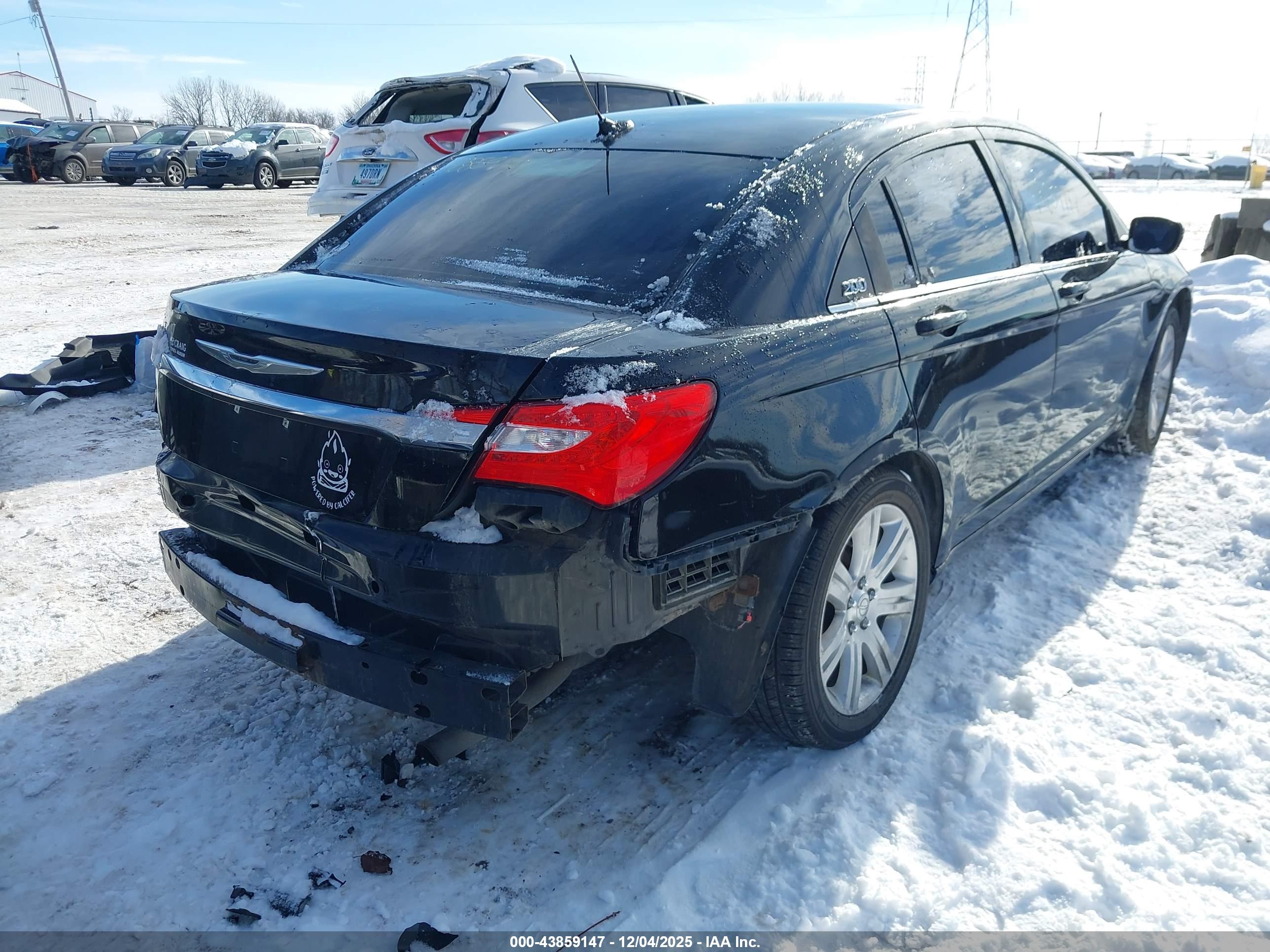 CHRYSLER 200 image 4
