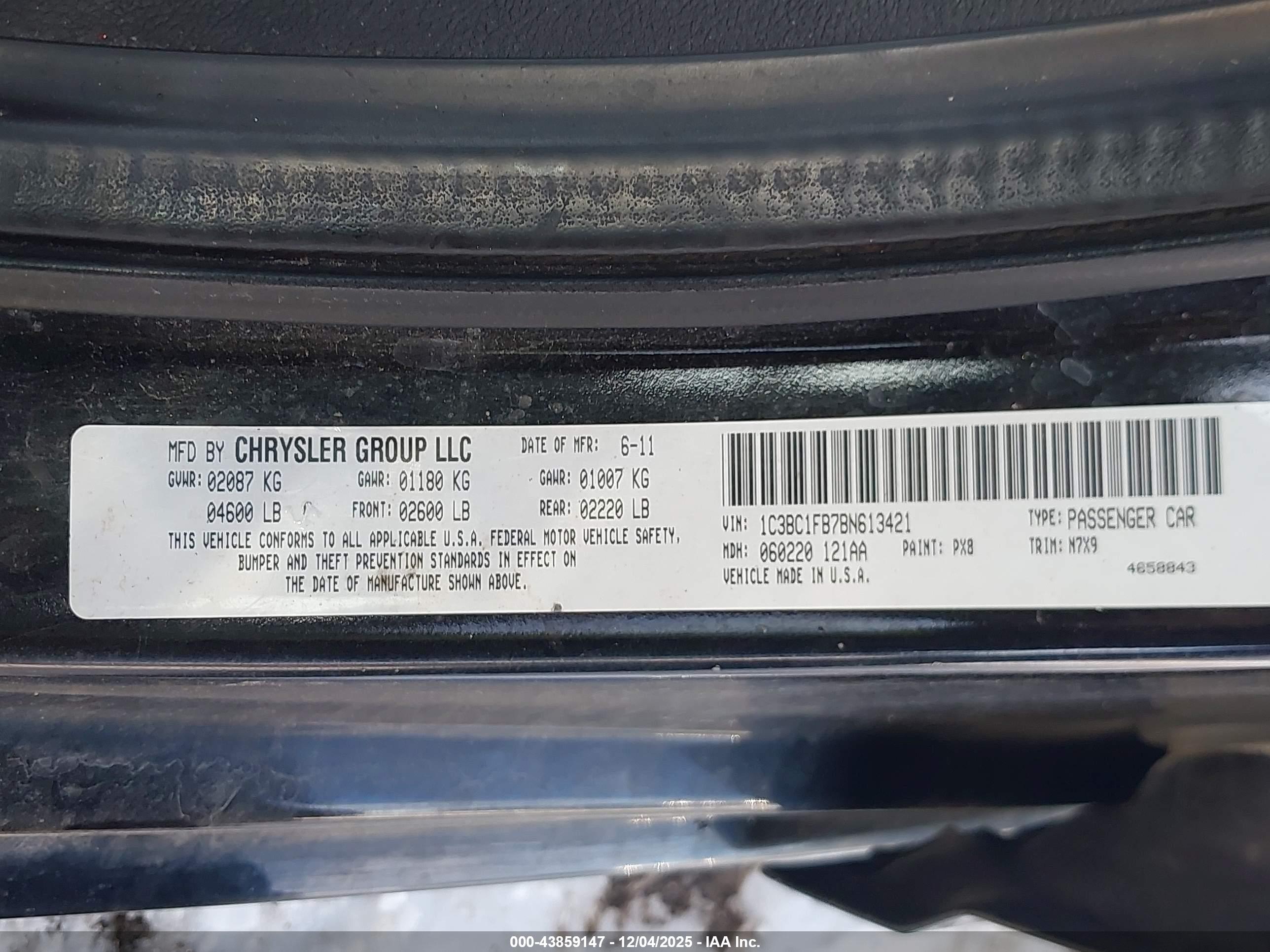 CHRYSLER 200 image 9