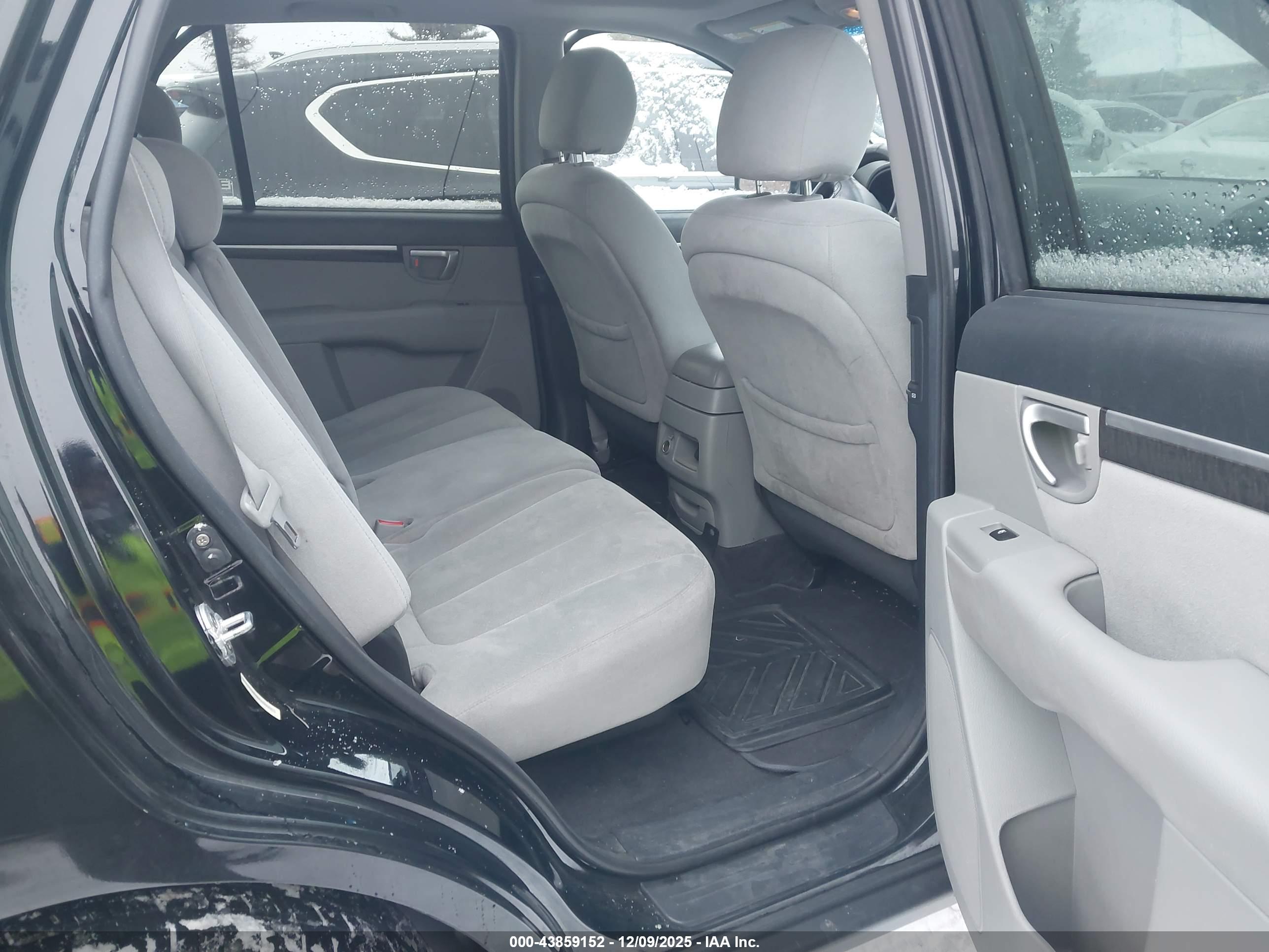 HYUNDAI SANTA image 8