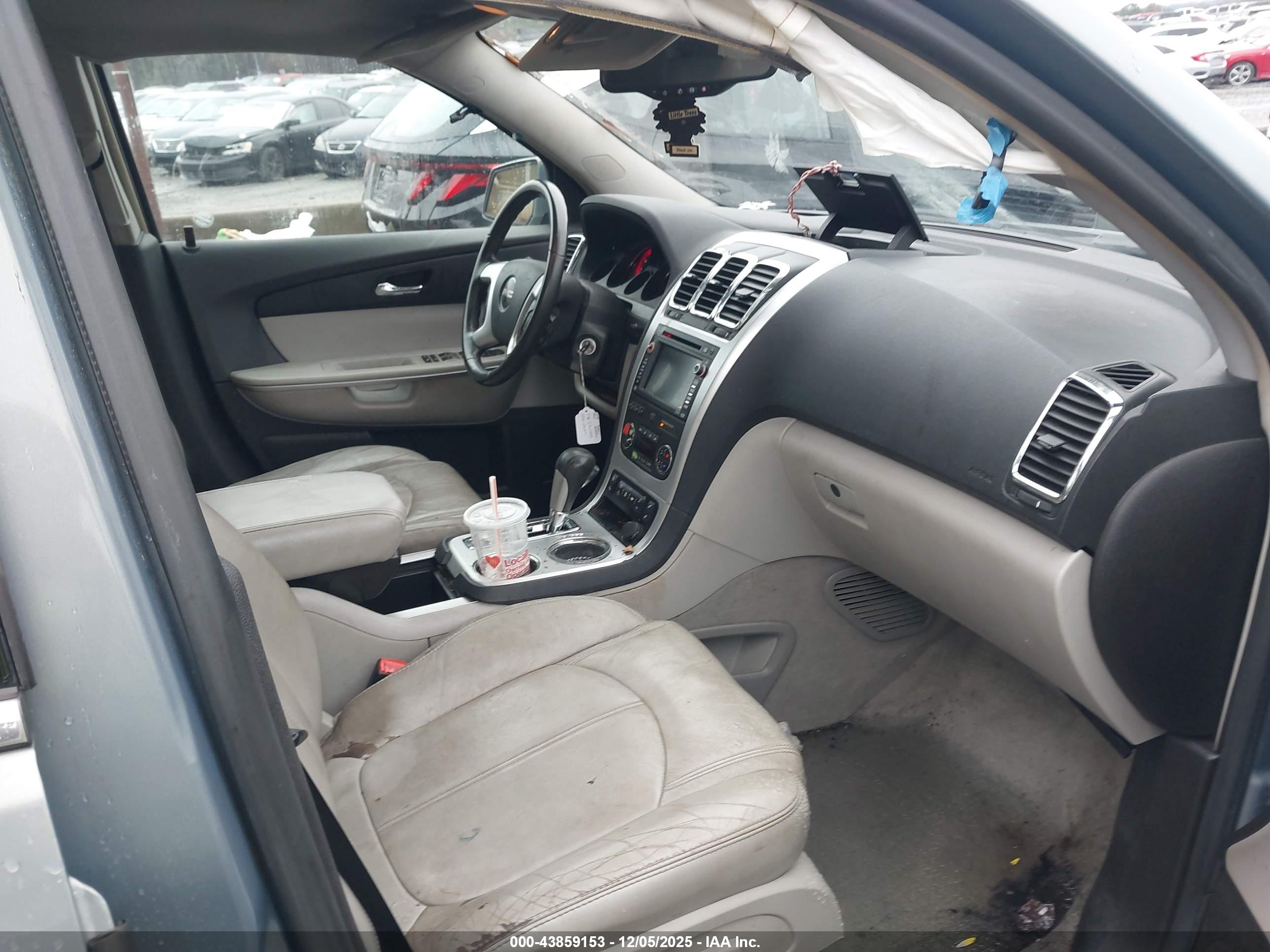 GMC ACADIA image 5