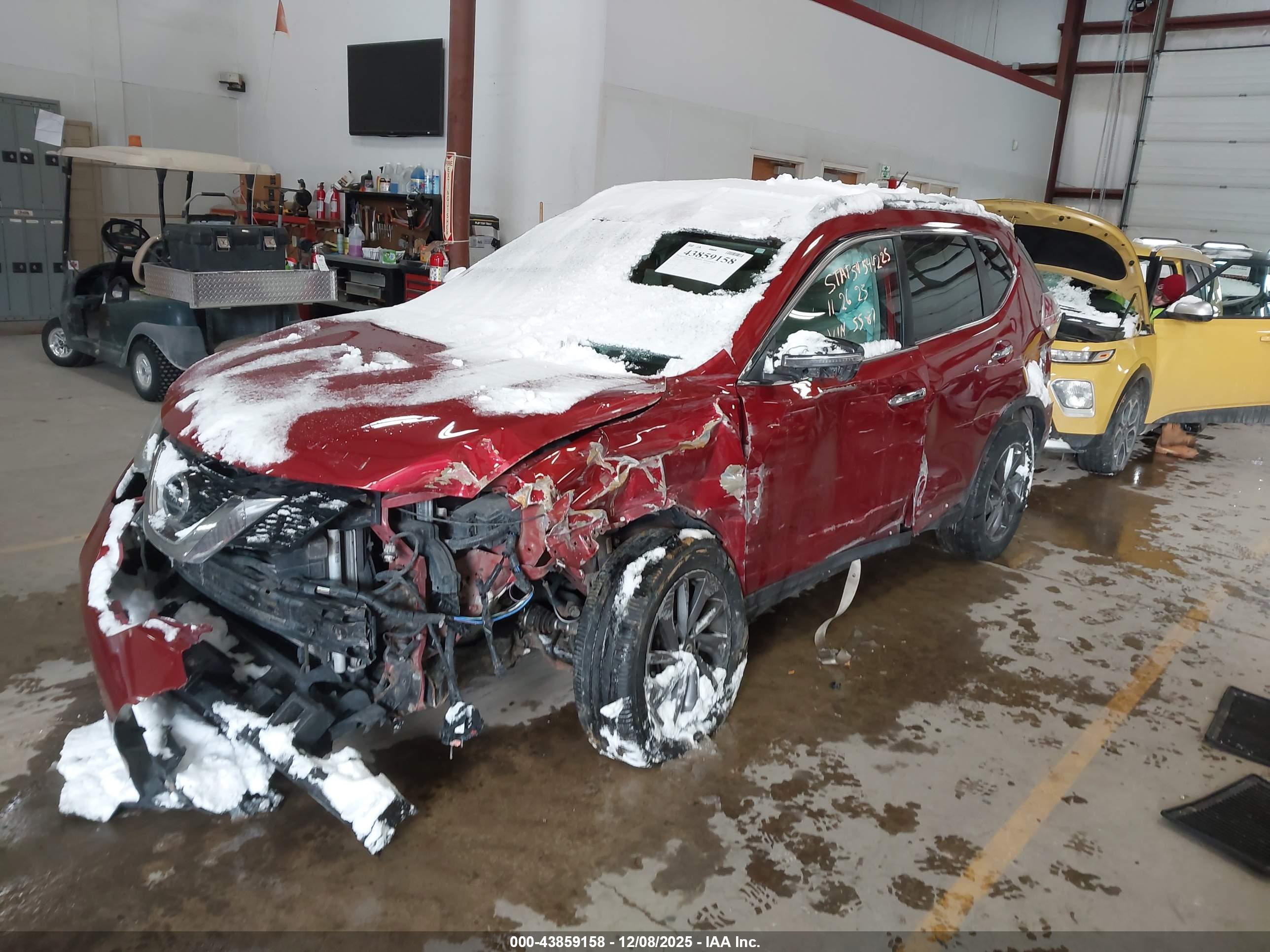NISSAN ROGUE image 2