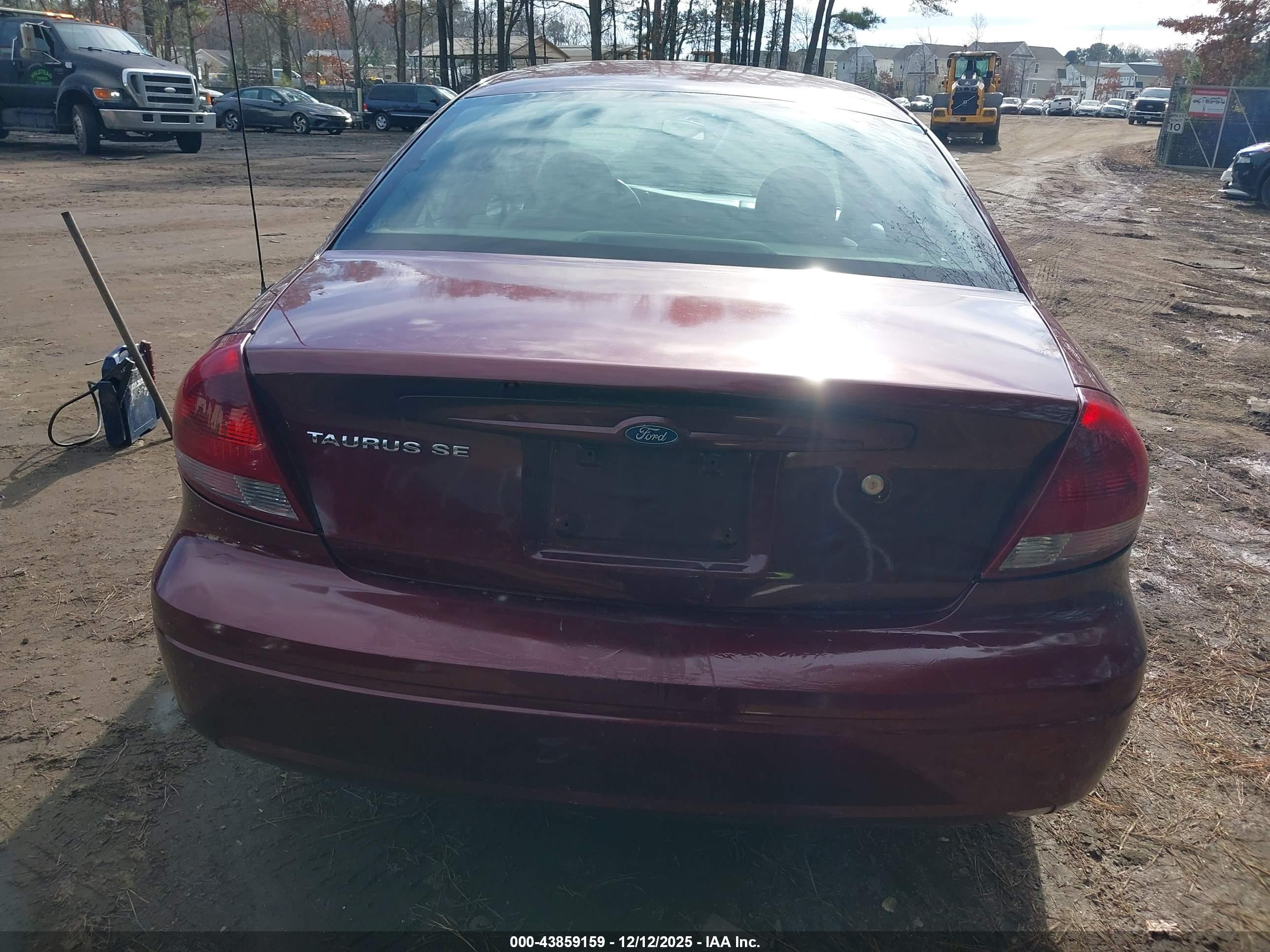 FORD TAURUS image 6