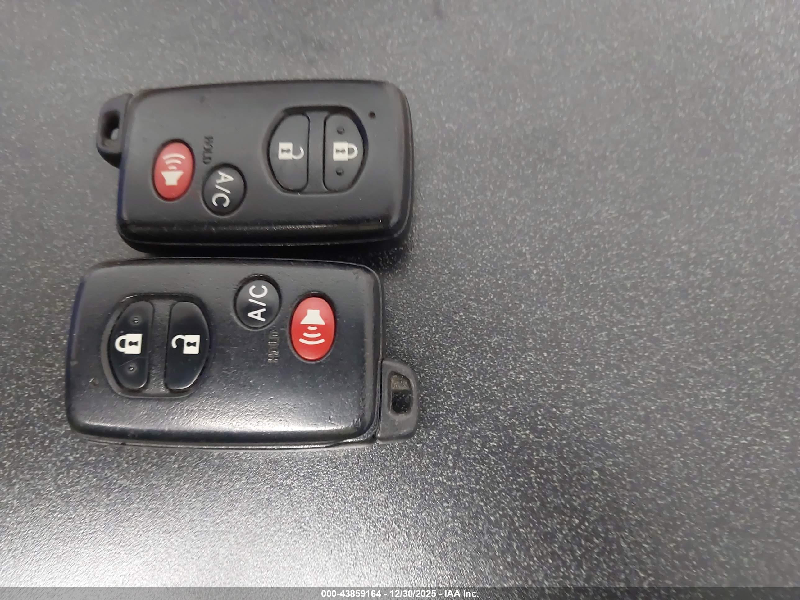 TOYOTA PRIUS image 11