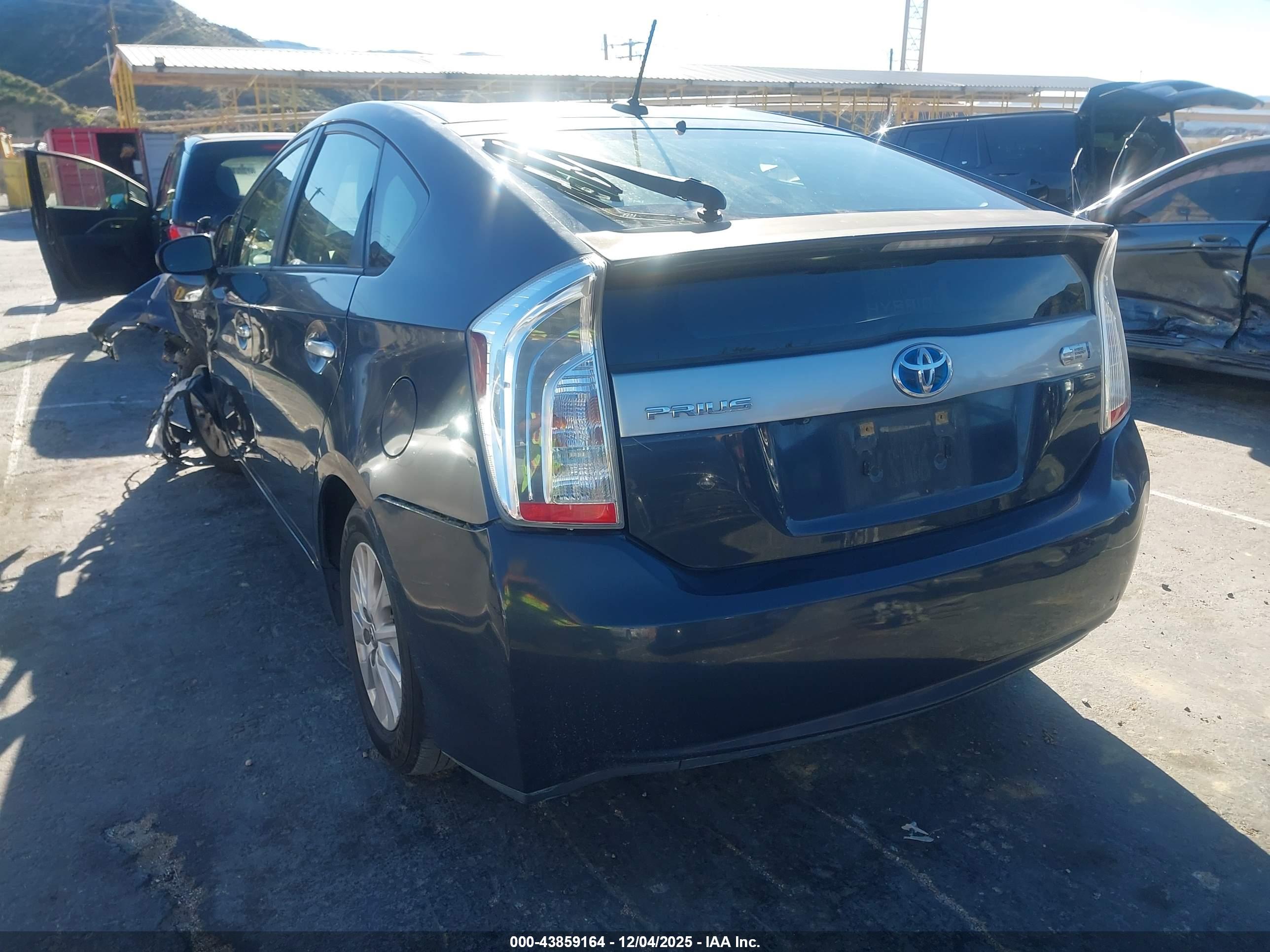 TOYOTA PRIUS image 3