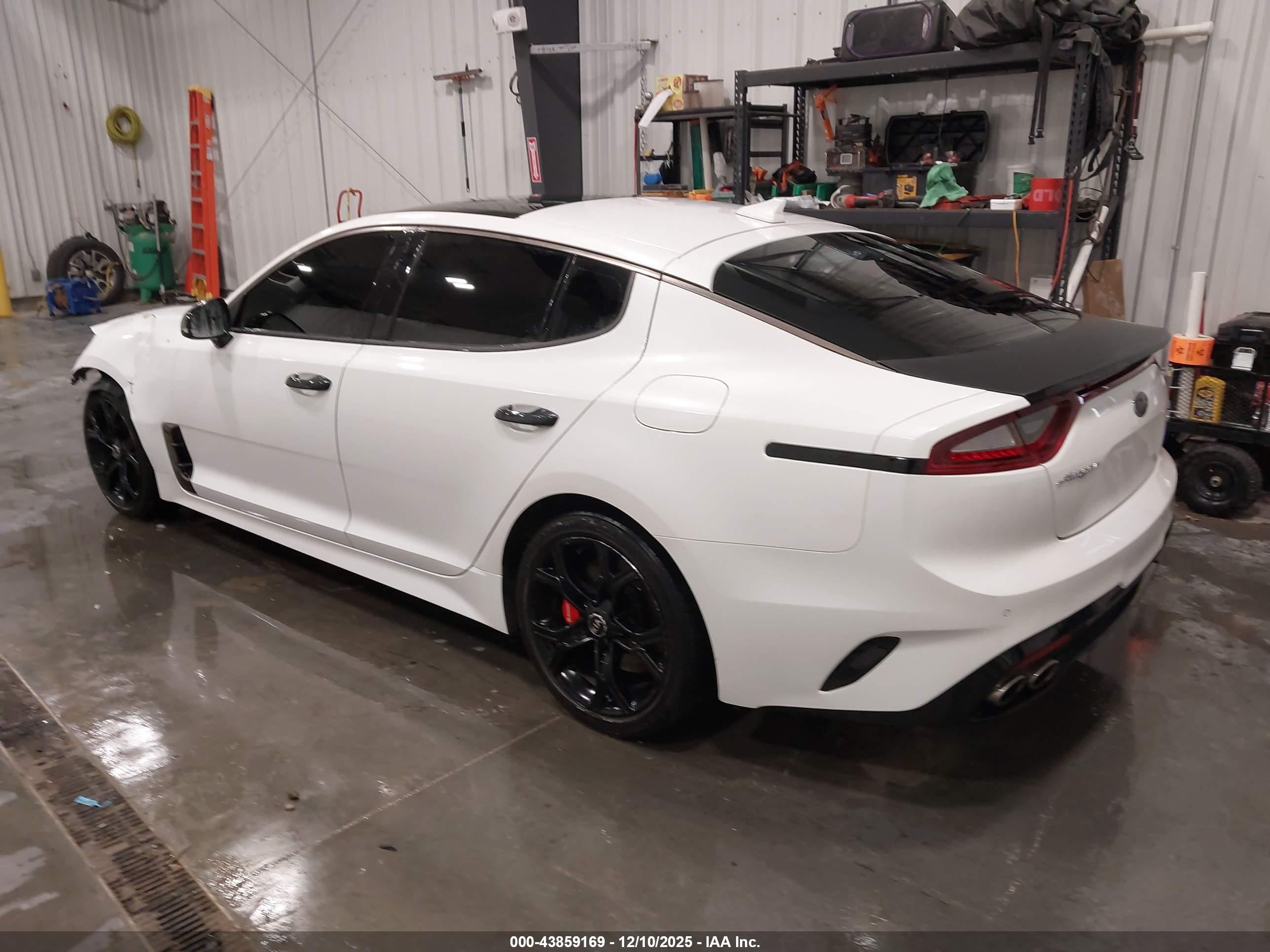 KIA STINGER image 3
