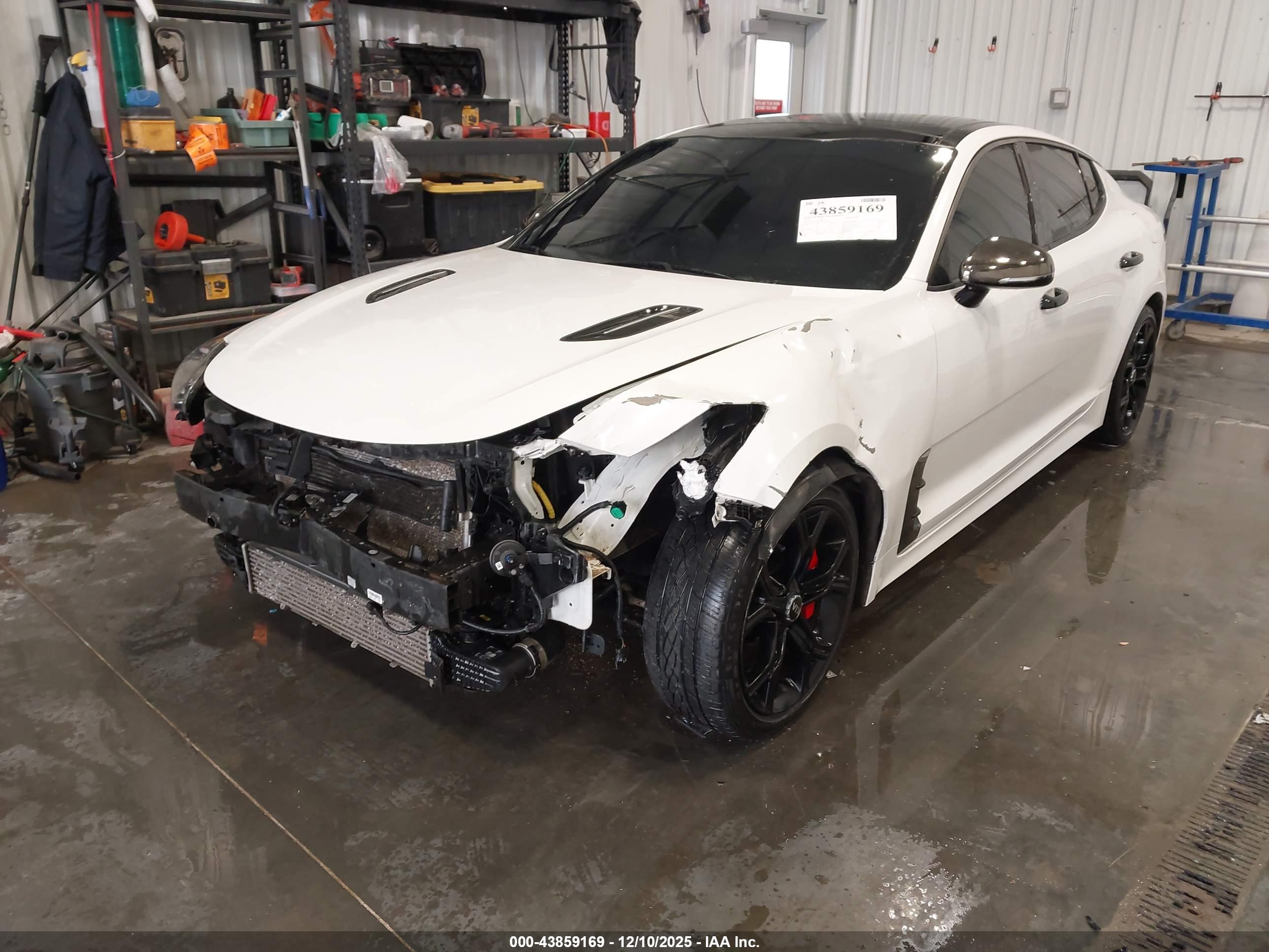 KIA STINGER image 6
