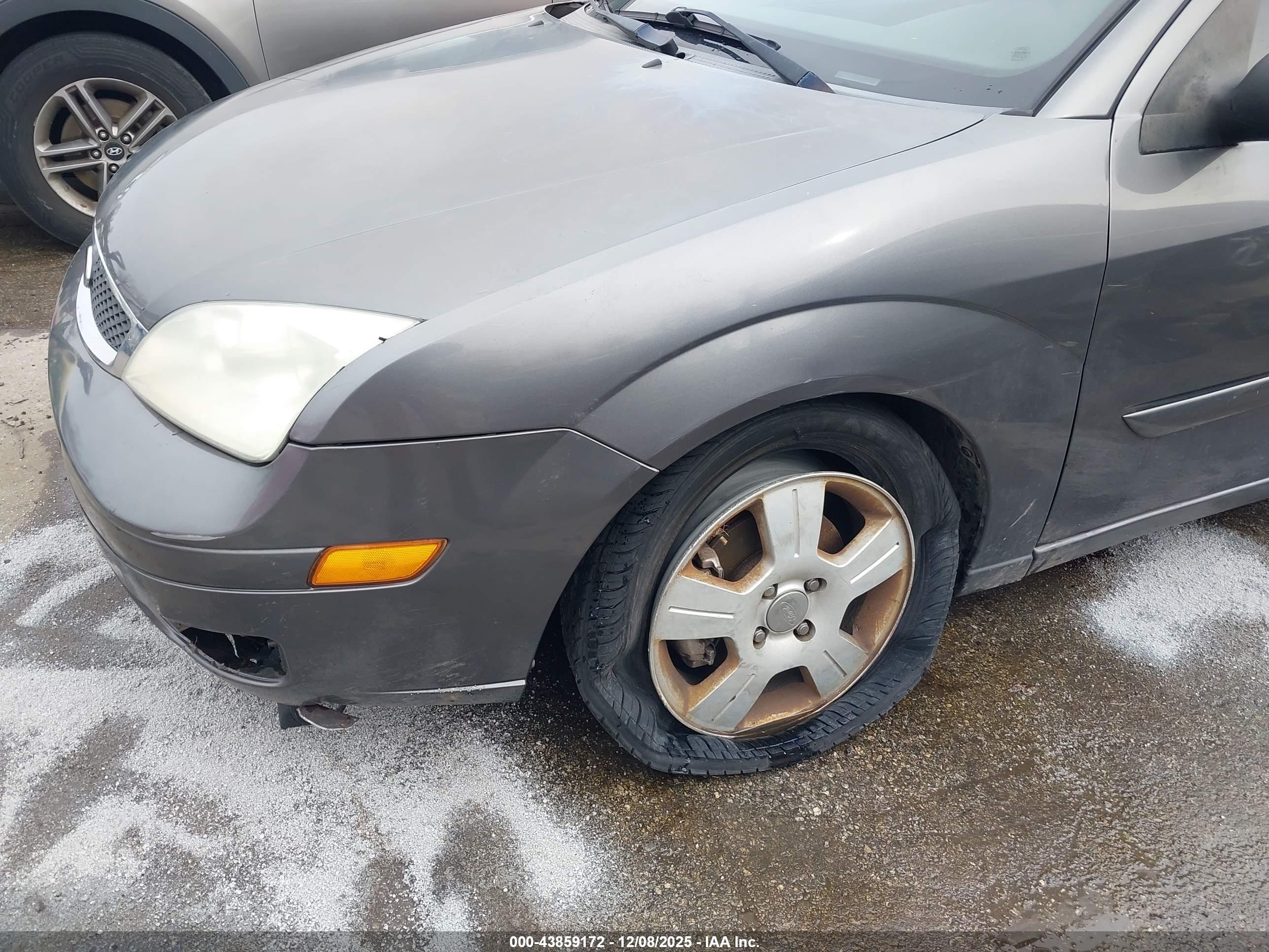 FORD FOCUS image 6